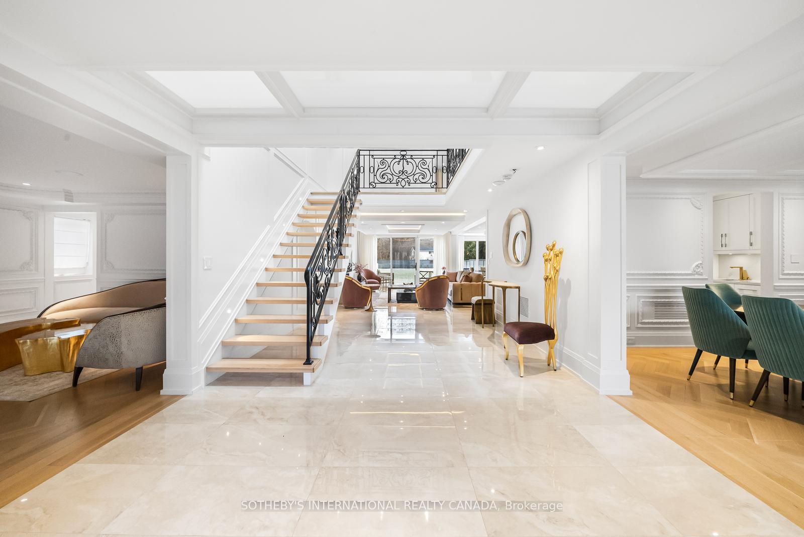 1347 Queen Victoria Avenue