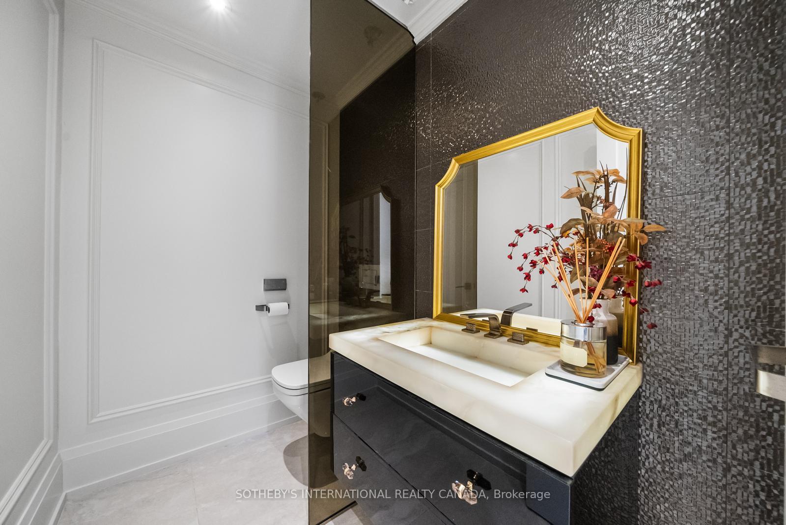 1347 Queen Victoria Avenue