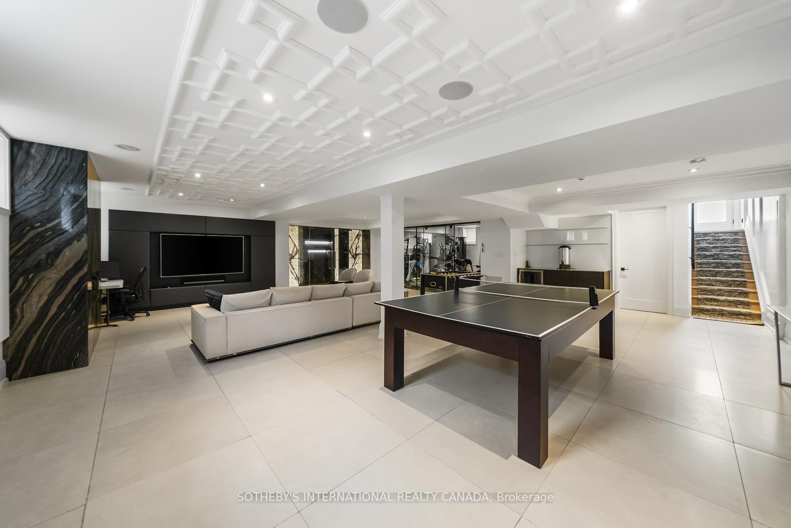 1347 Queen Victoria Avenue