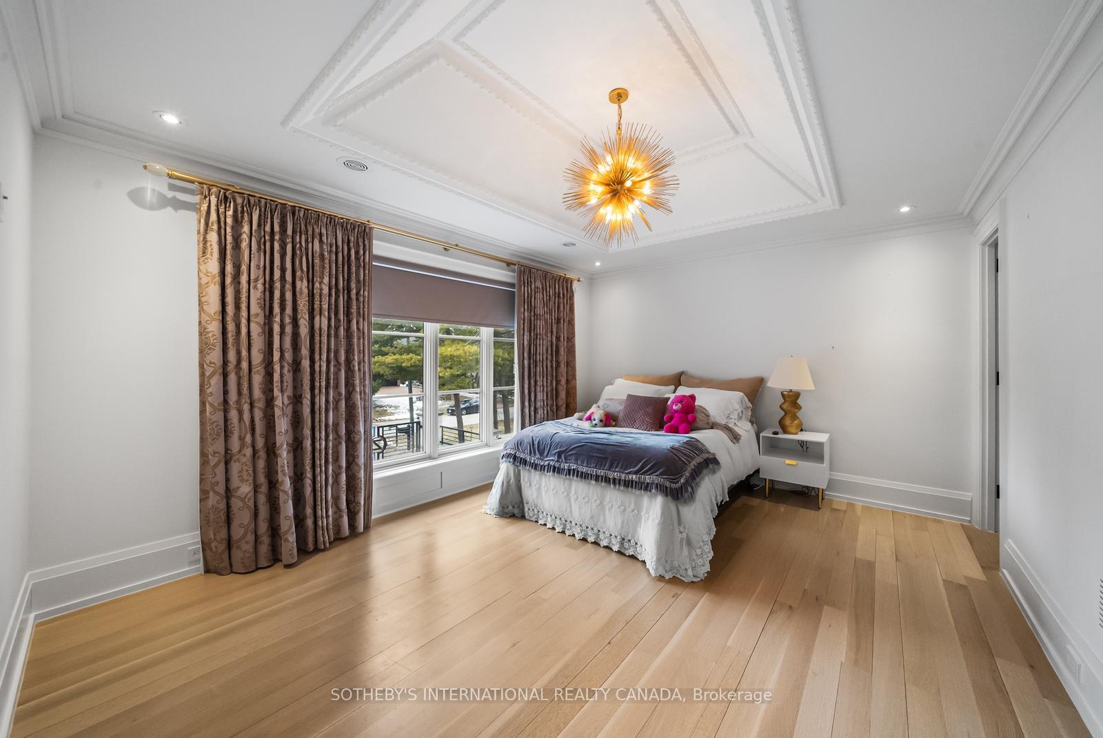 1347 Queen Victoria Avenue