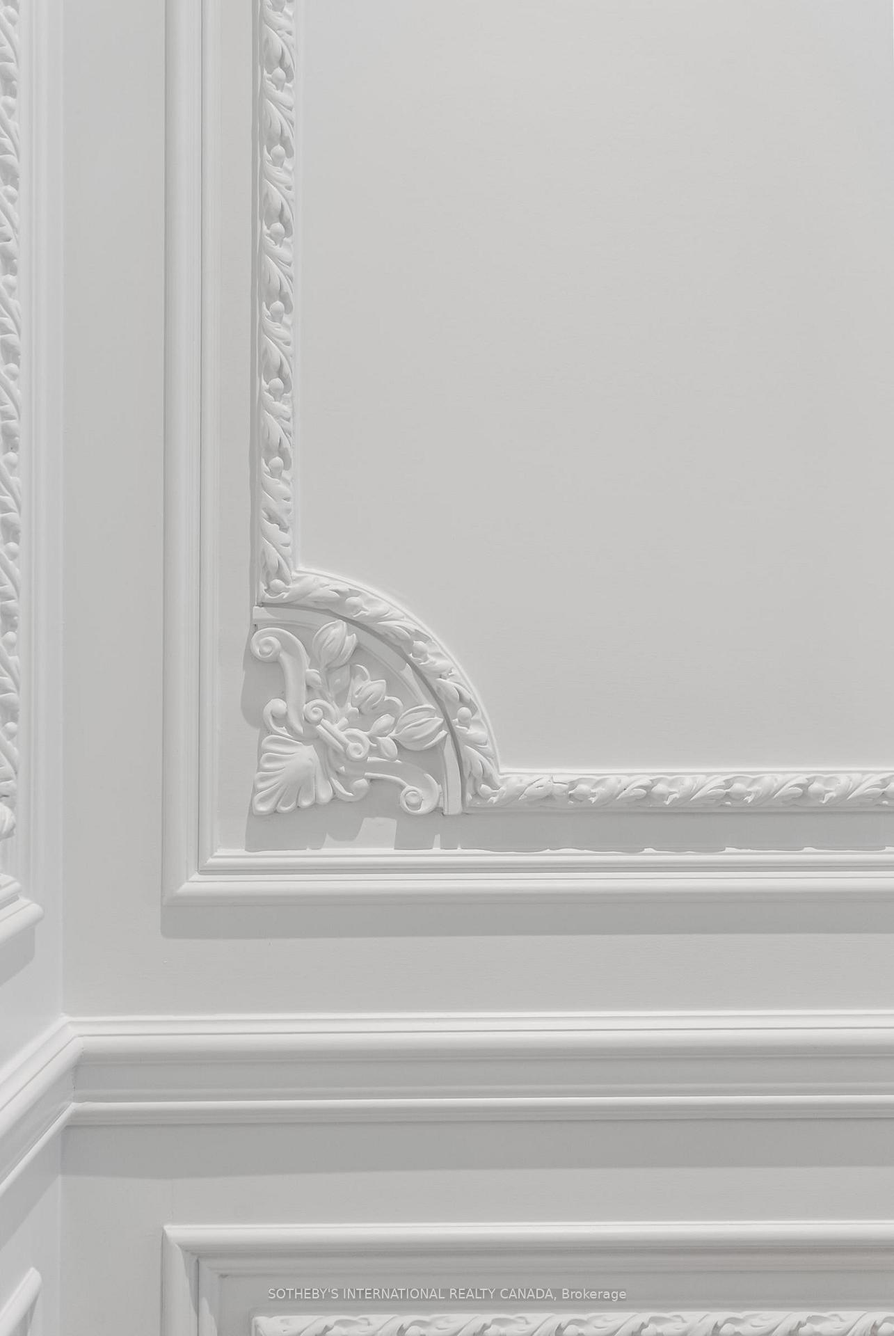 1347 Queen Victoria Avenue