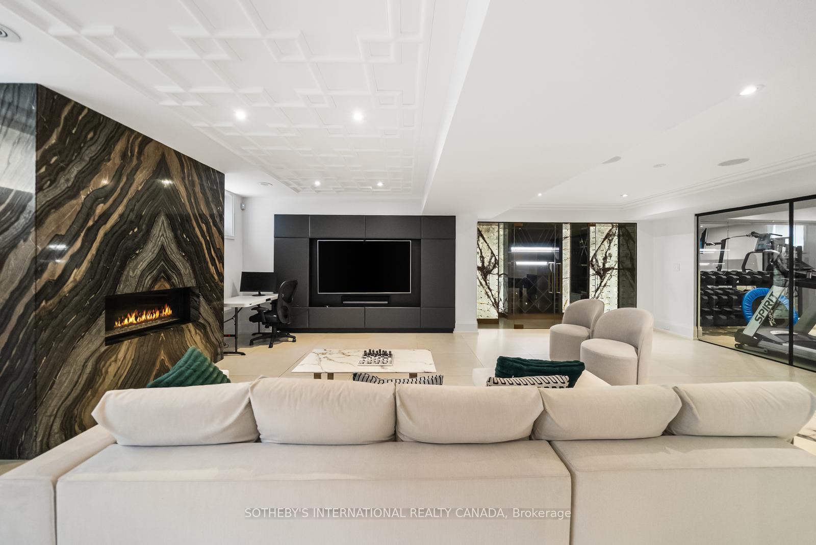 1347 Queen Victoria Avenue