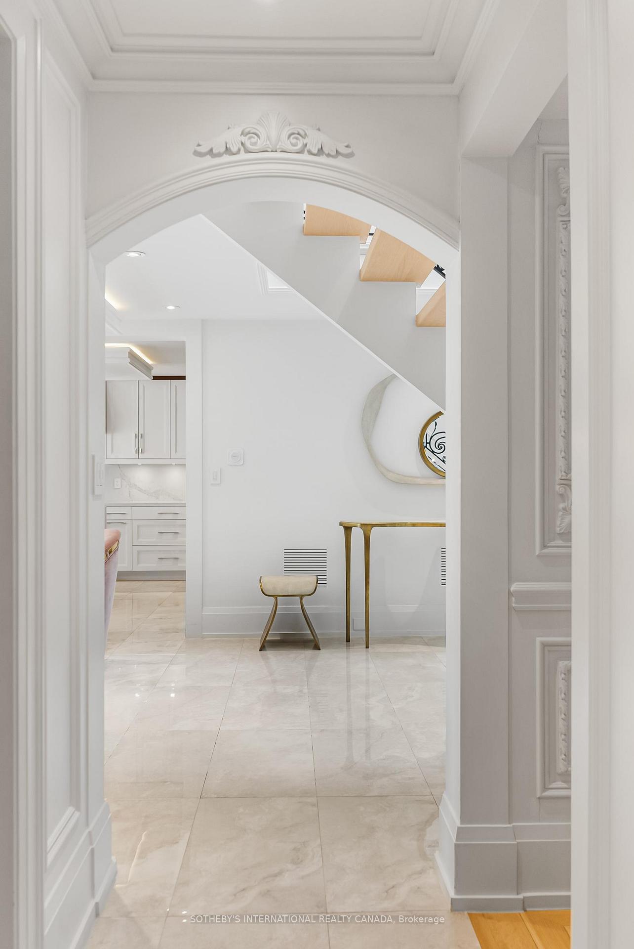 1347 Queen Victoria Avenue