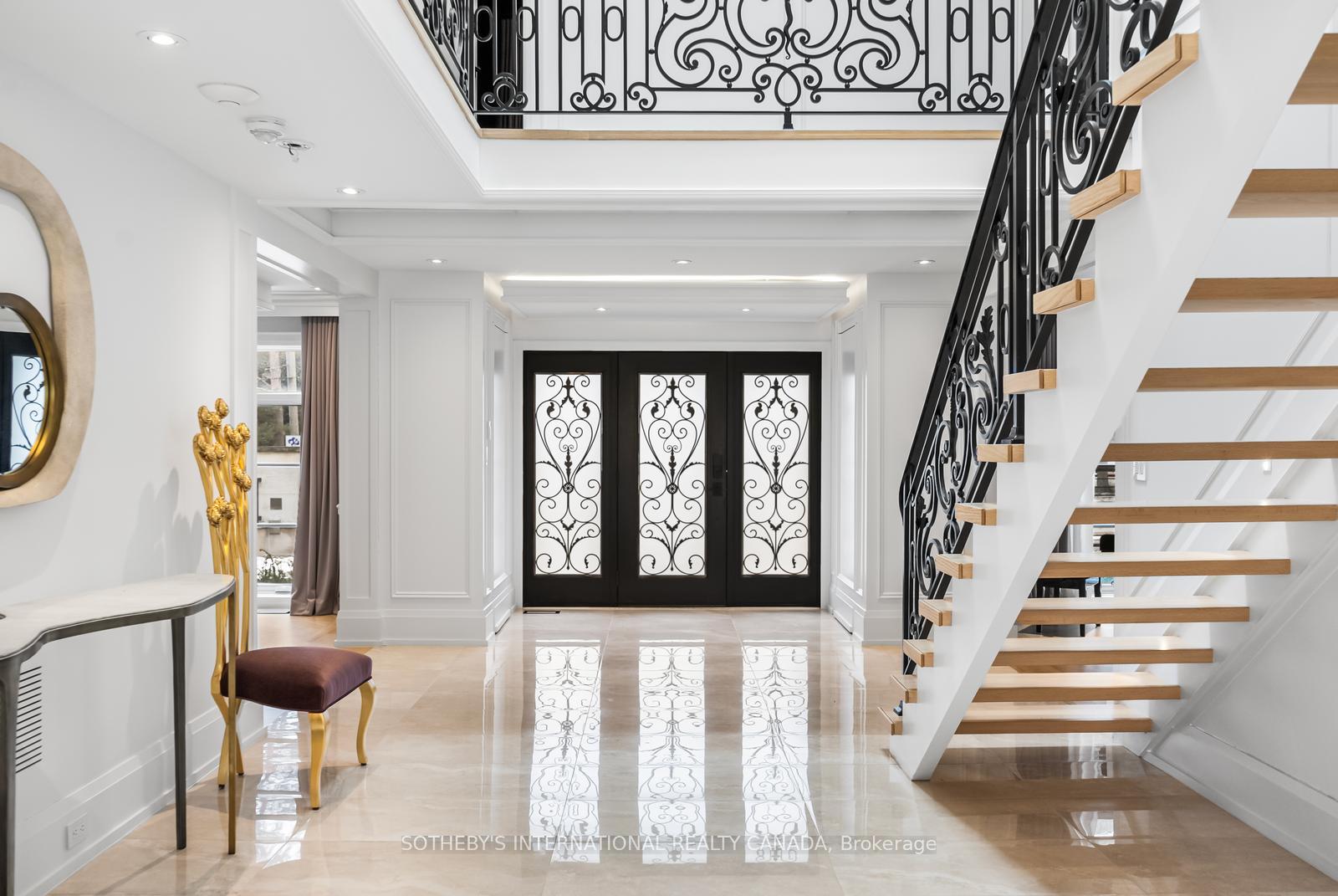 1347 Queen Victoria Avenue