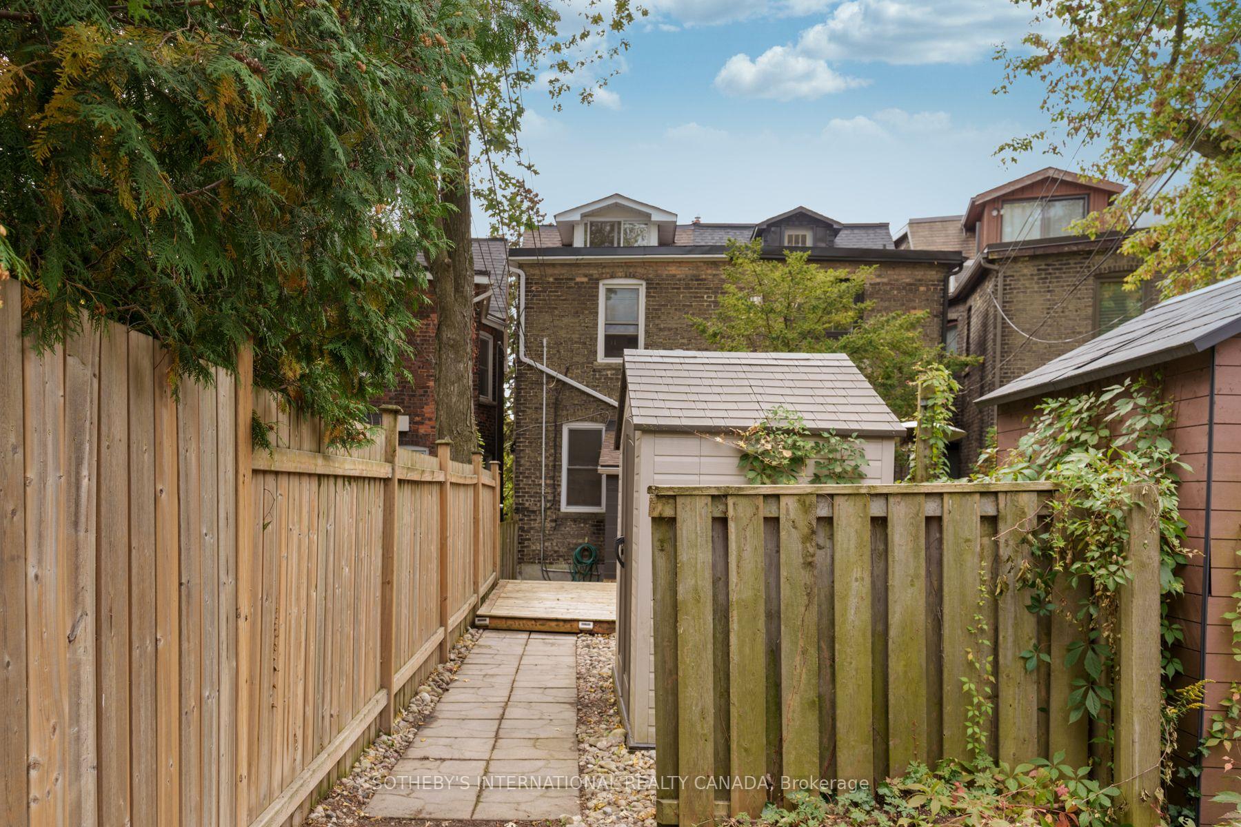 15 Indian Rd Crescent Upper