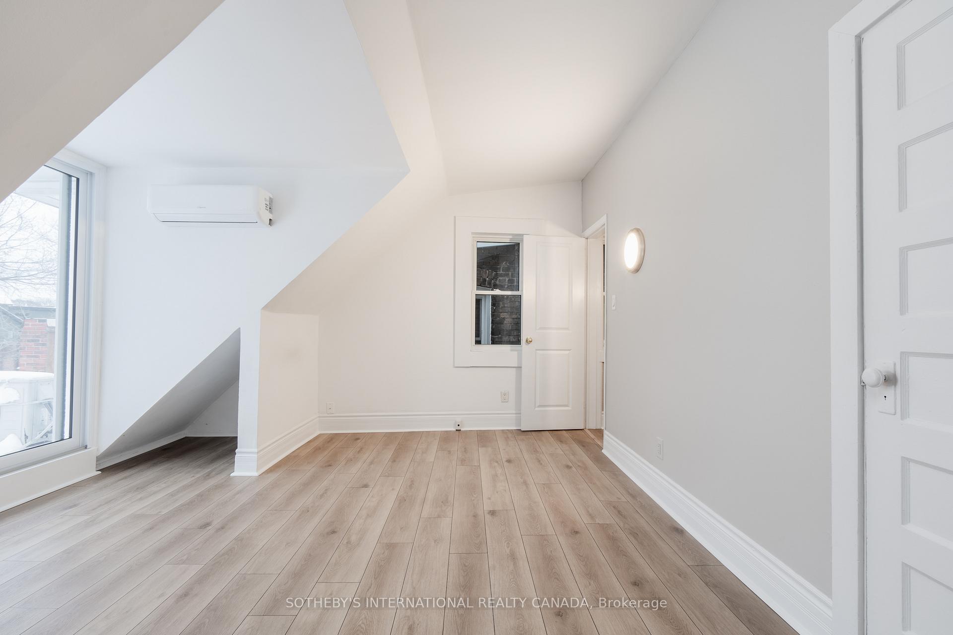 15 Indian Rd Crescent Upper
