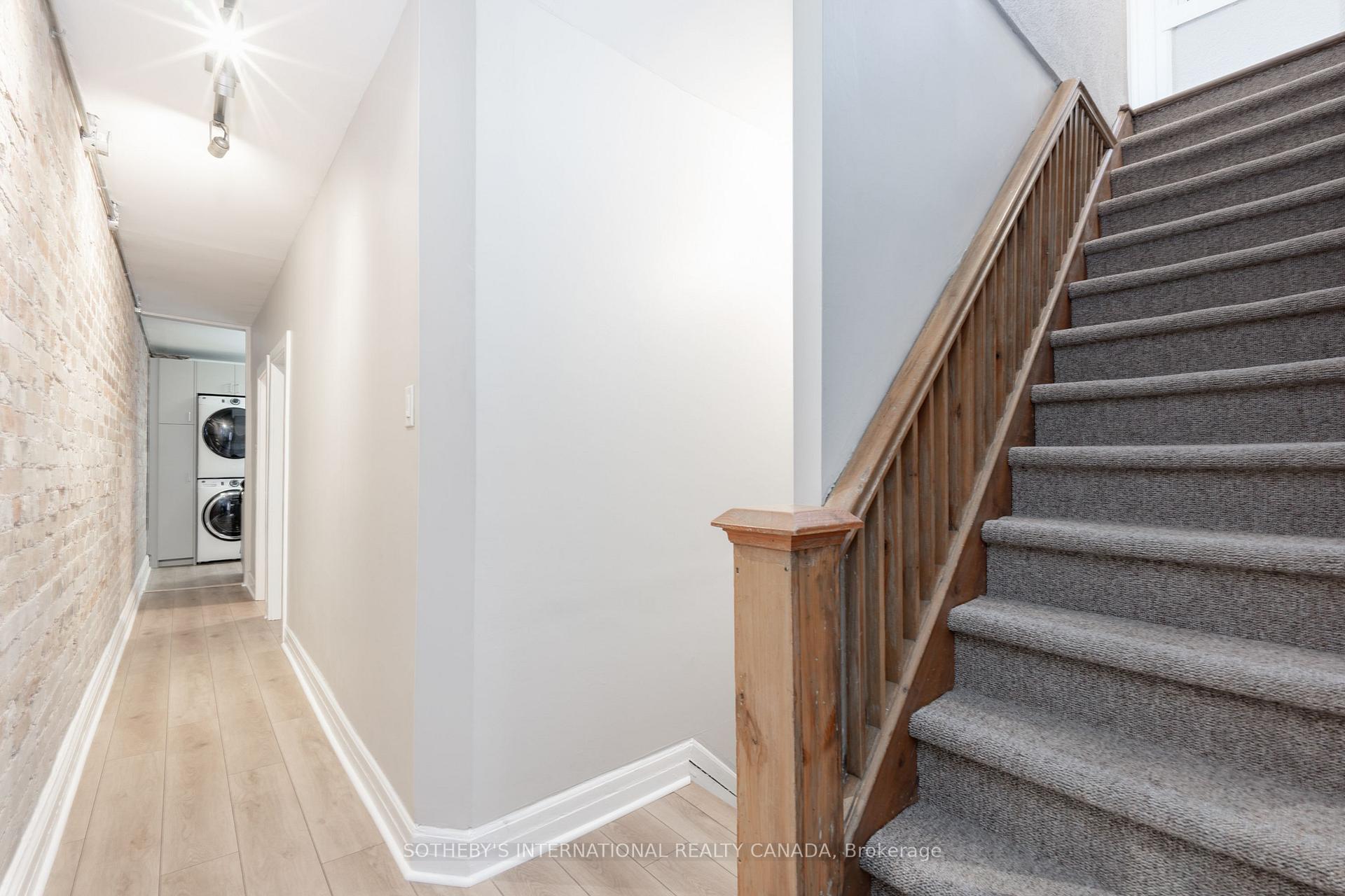 15 Indian Rd Crescent Upper