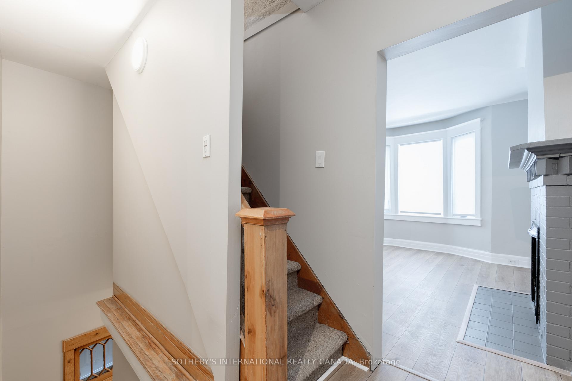 15 Indian Rd Crescent Upper