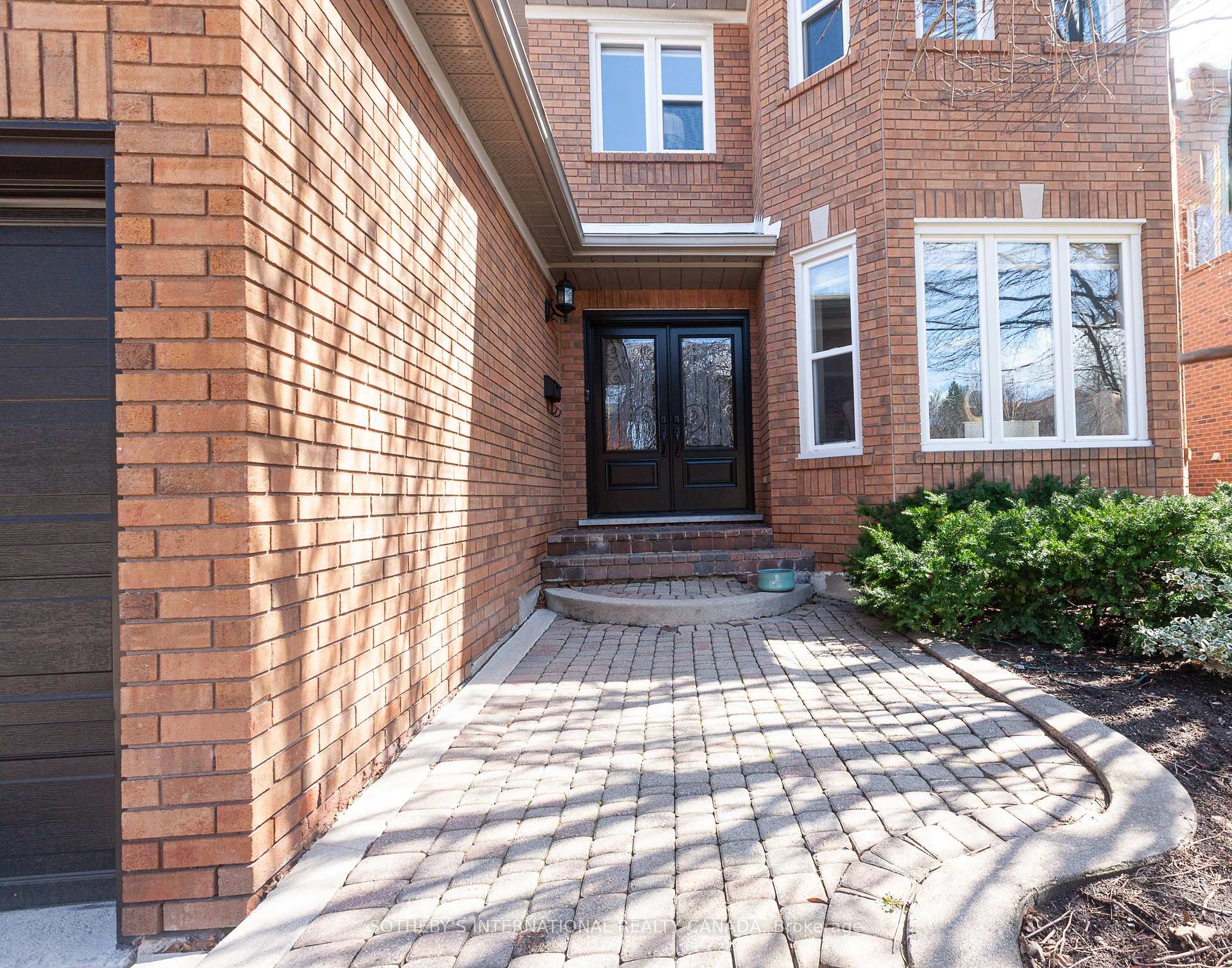 3940 Rolling Valley Drive