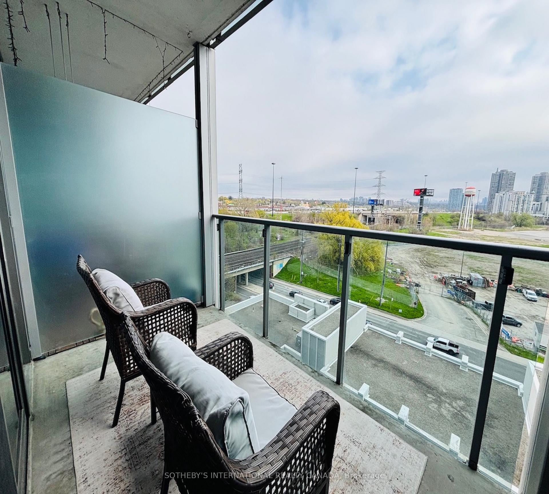 90 Park Lawn Road 809