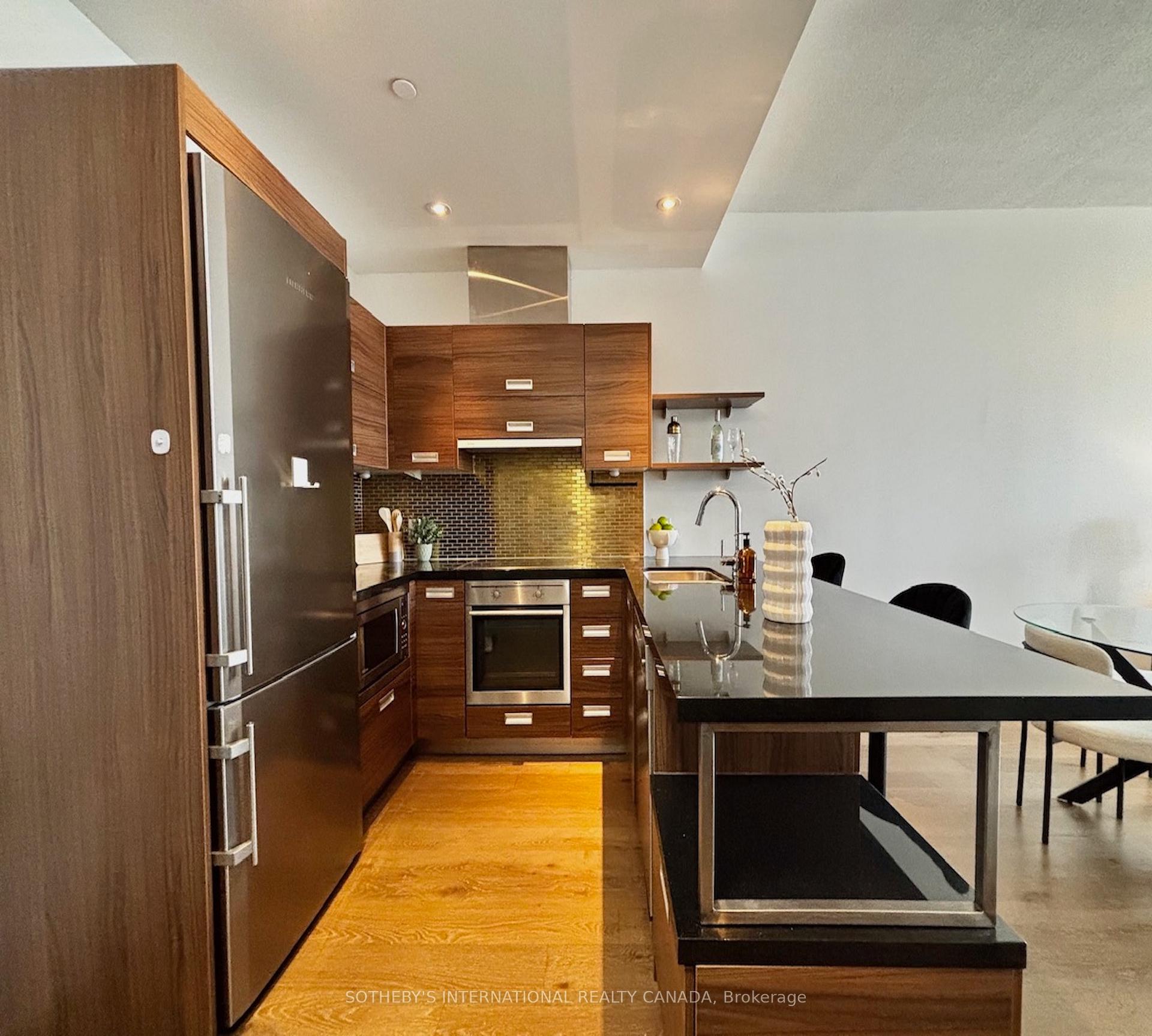 90 Park Lawn Road 809