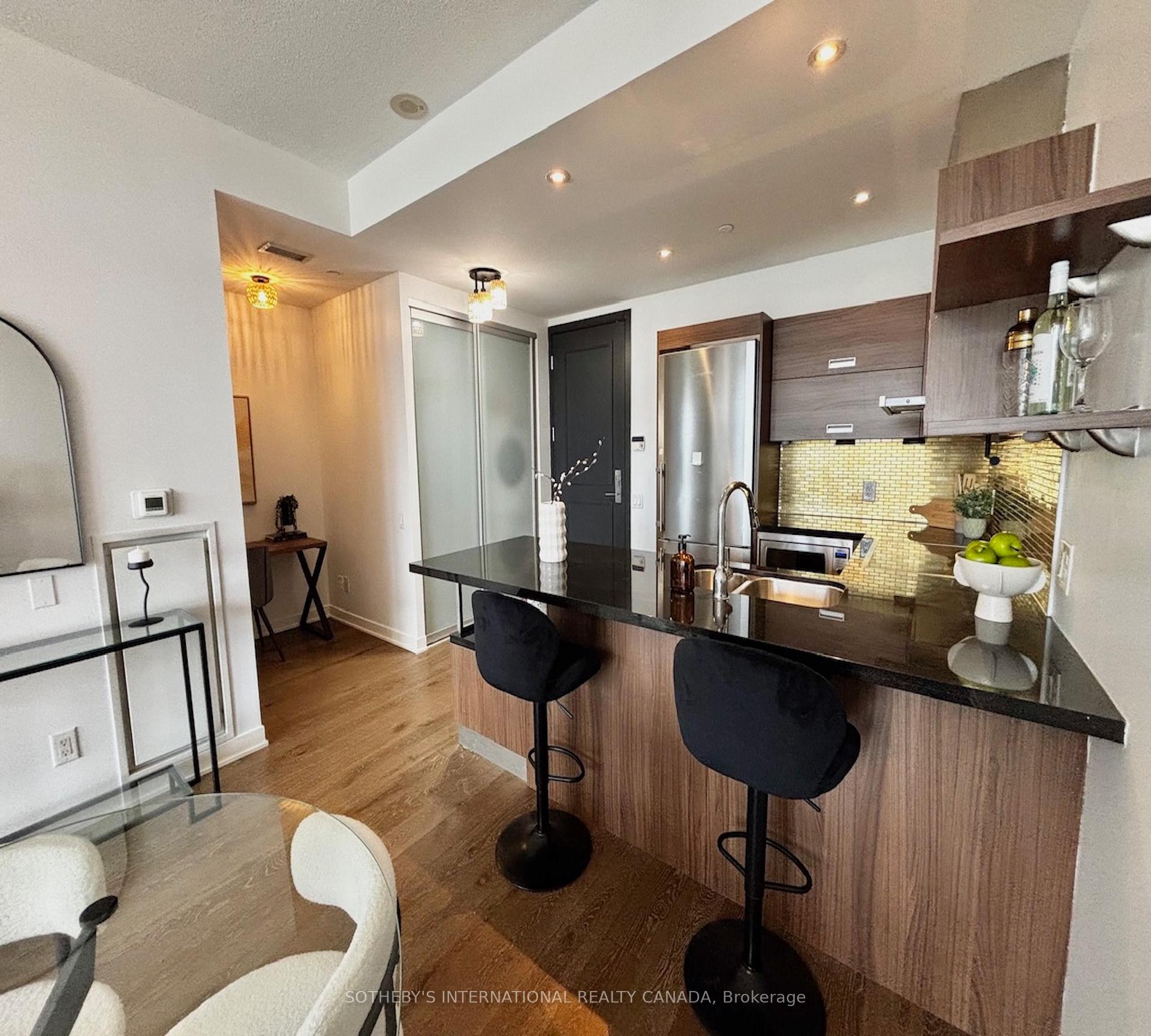 90 Park Lawn Road 809