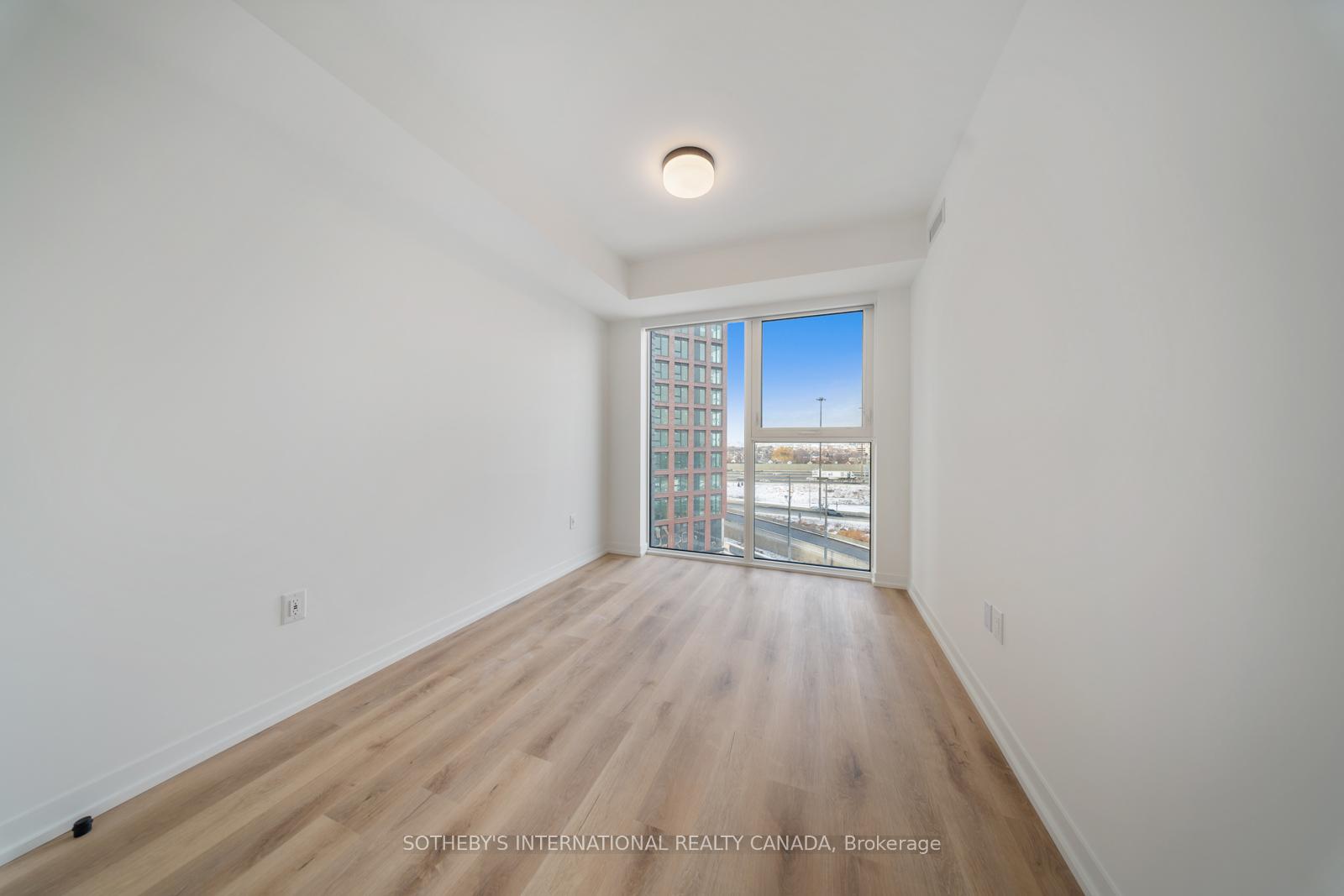 5 York Garden Way 502