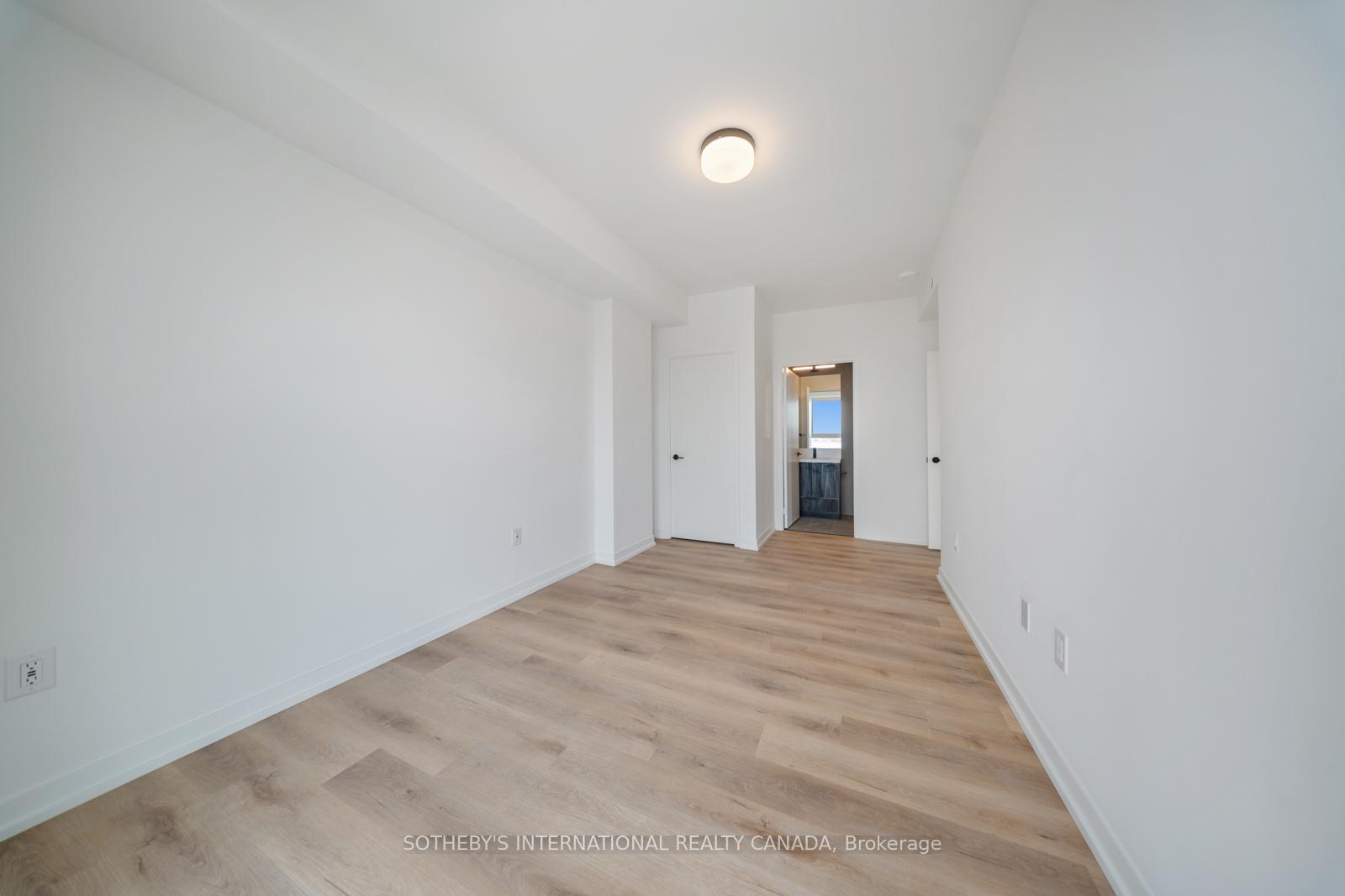 5 York Garden Way 502