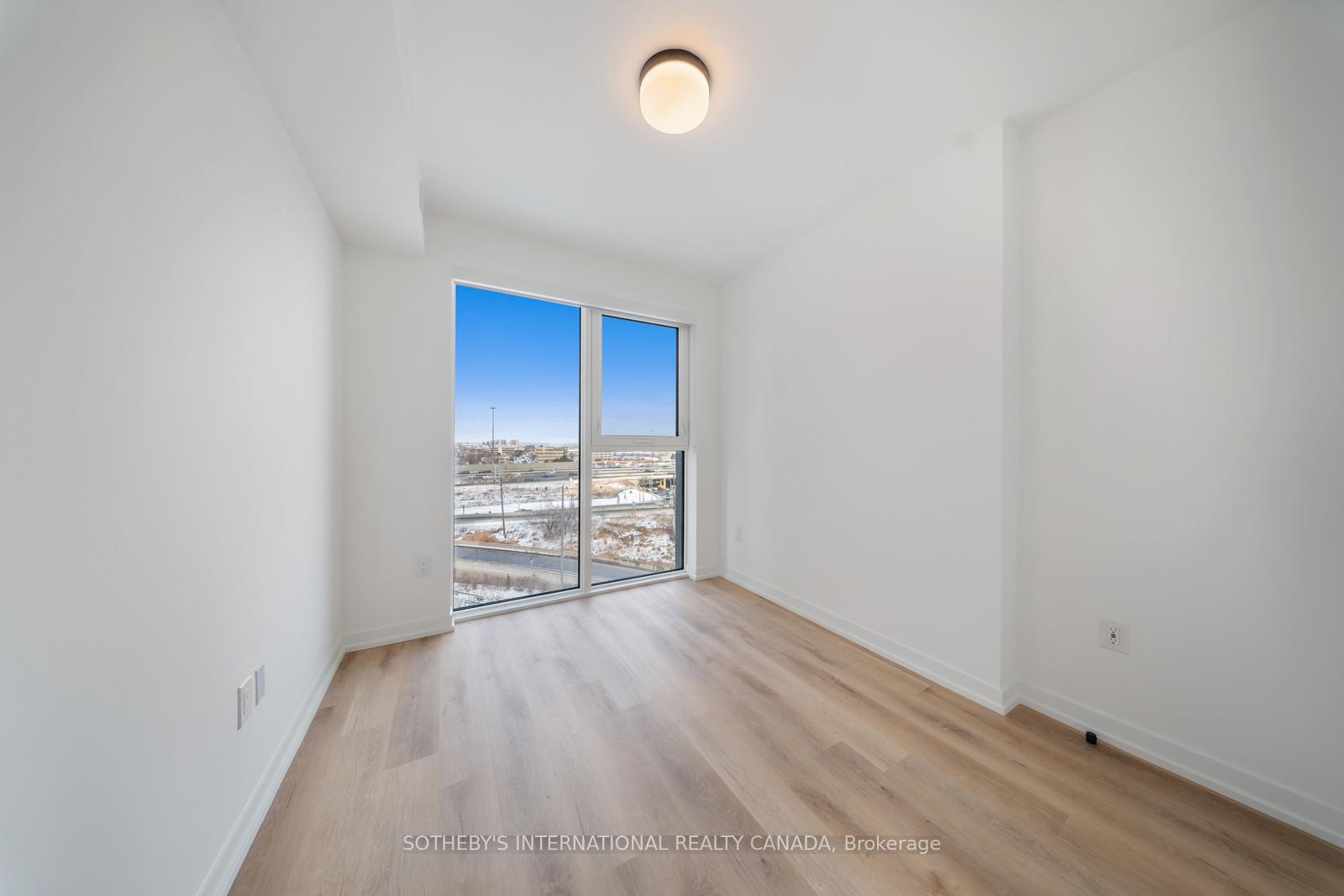 5 York Garden Way 502