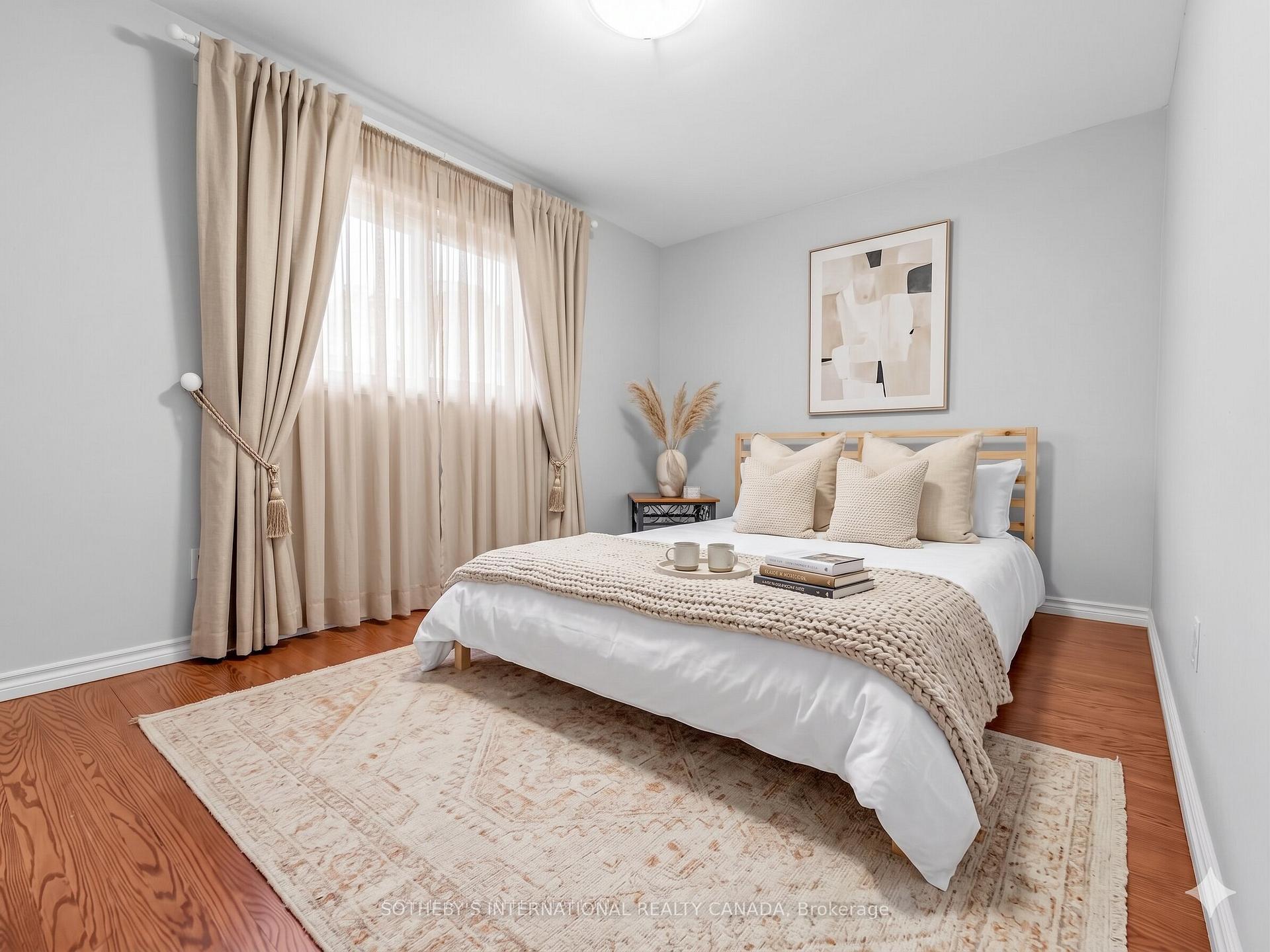 3352 Queen Frederica Drive