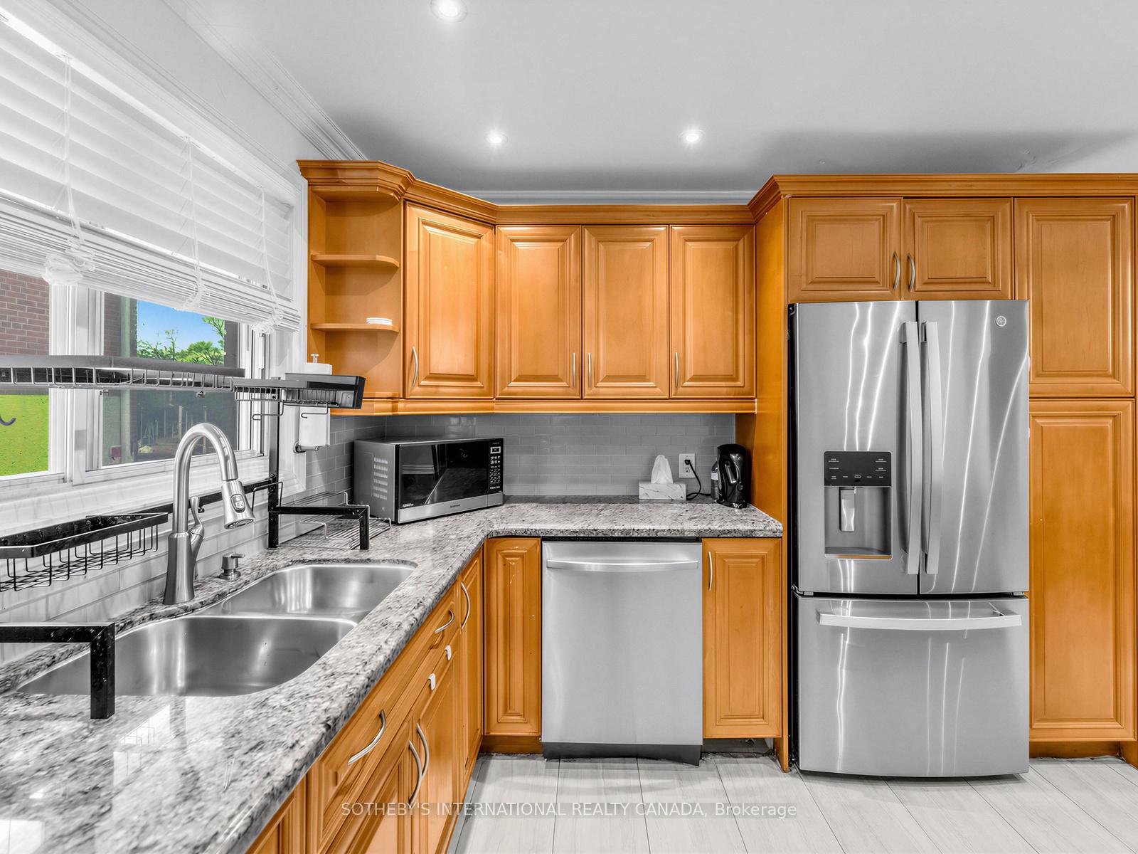 3352 Queen Frederica Drive