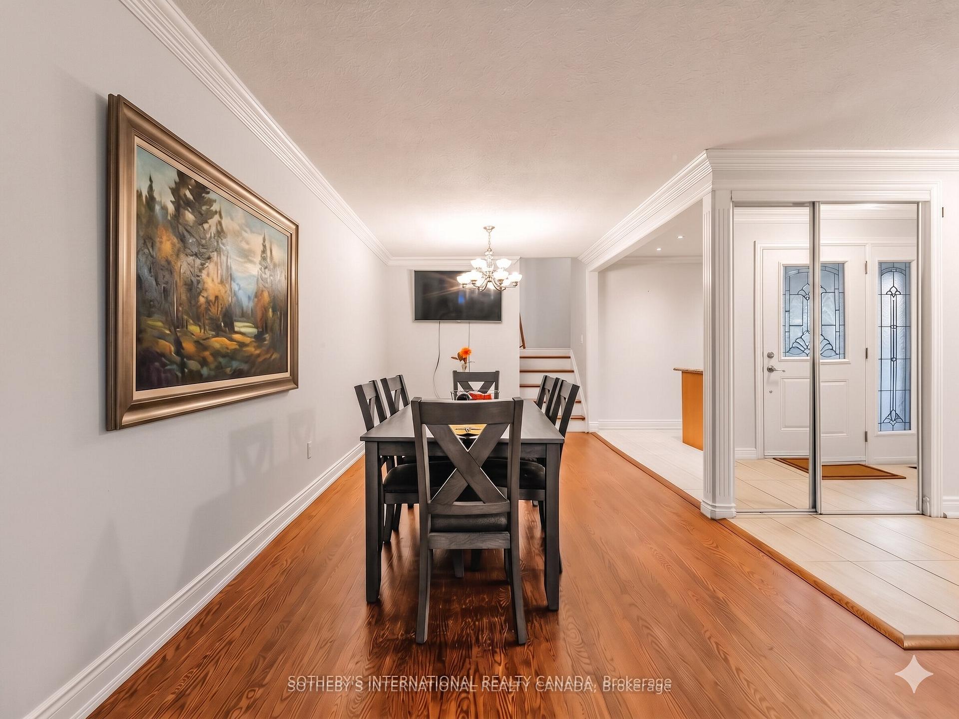 3352 Queen Frederica Drive