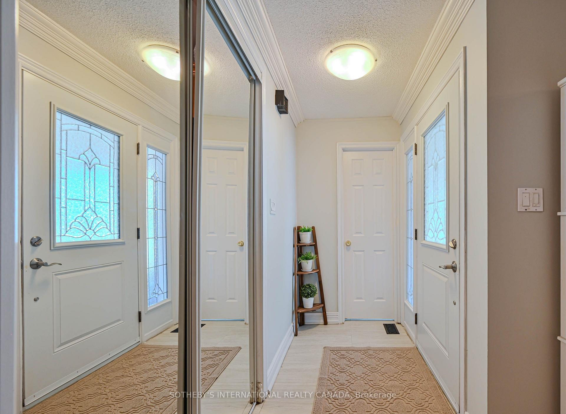 3352 Queen Frederica Drive