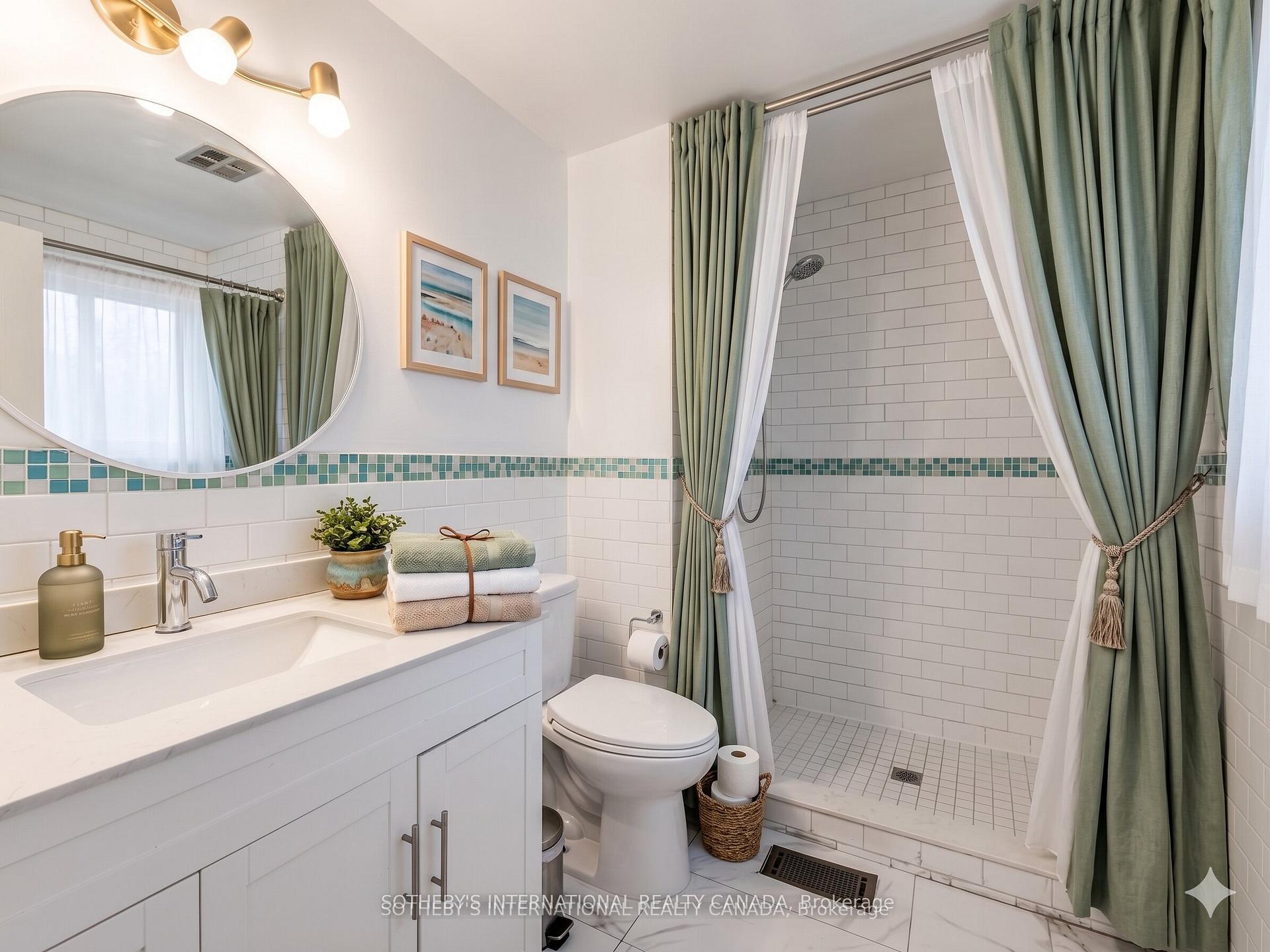 3352 Queen Frederica Drive