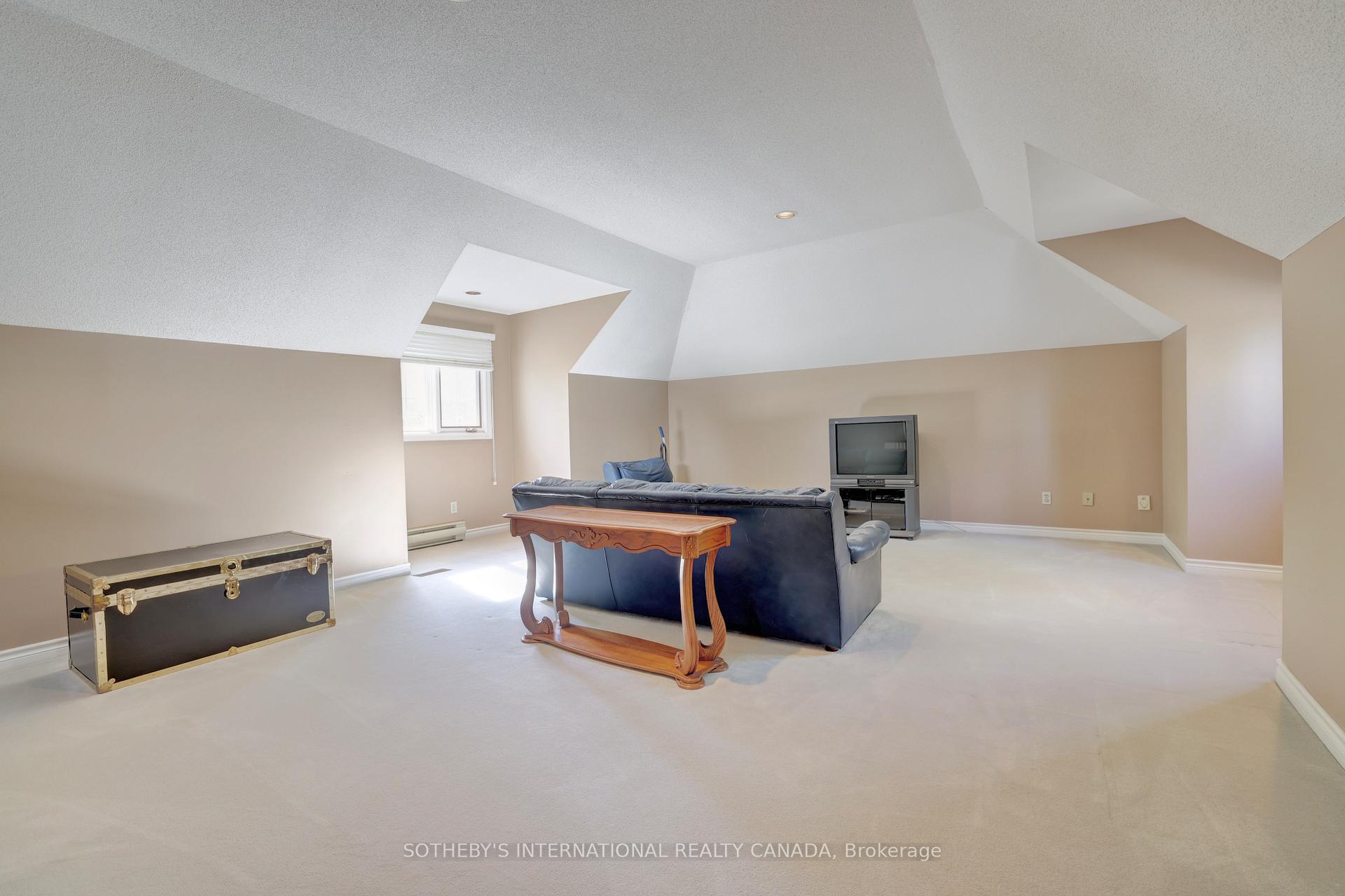 1379 Meadow Green Court