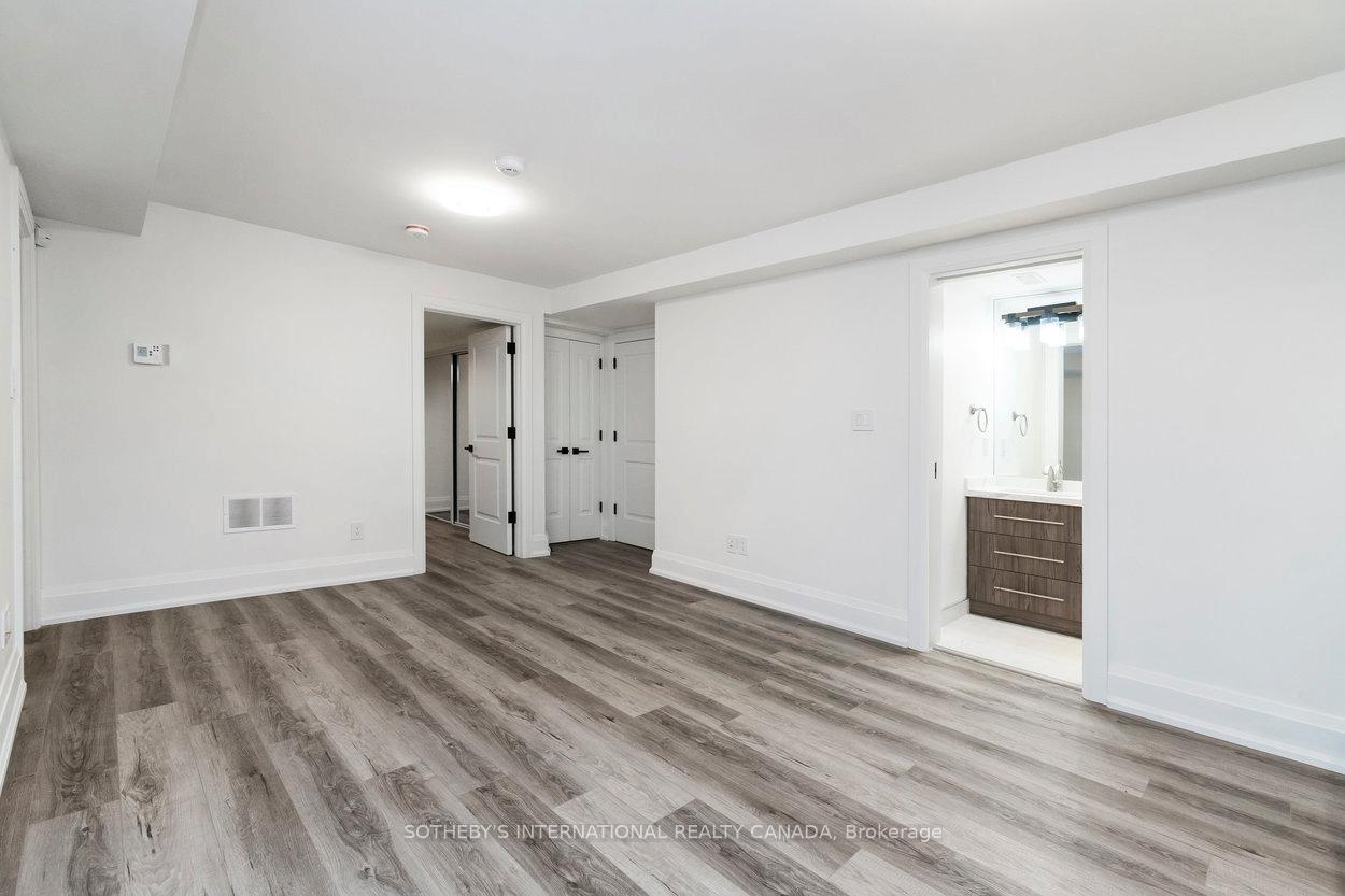 44 Larkin Avenue D (4)