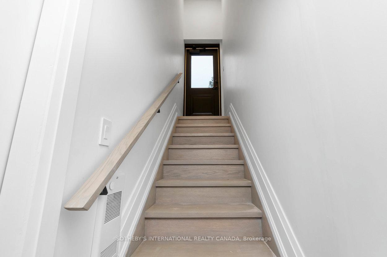 44 Larkin Avenue D (4)