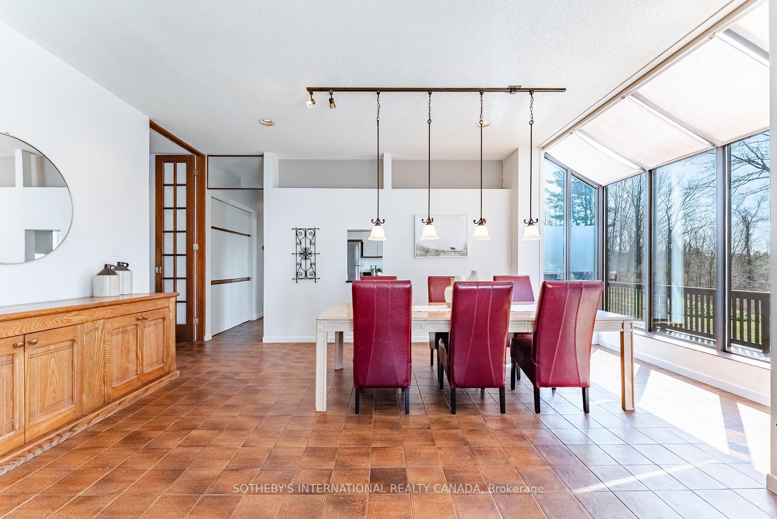 20 Ridgeview Court