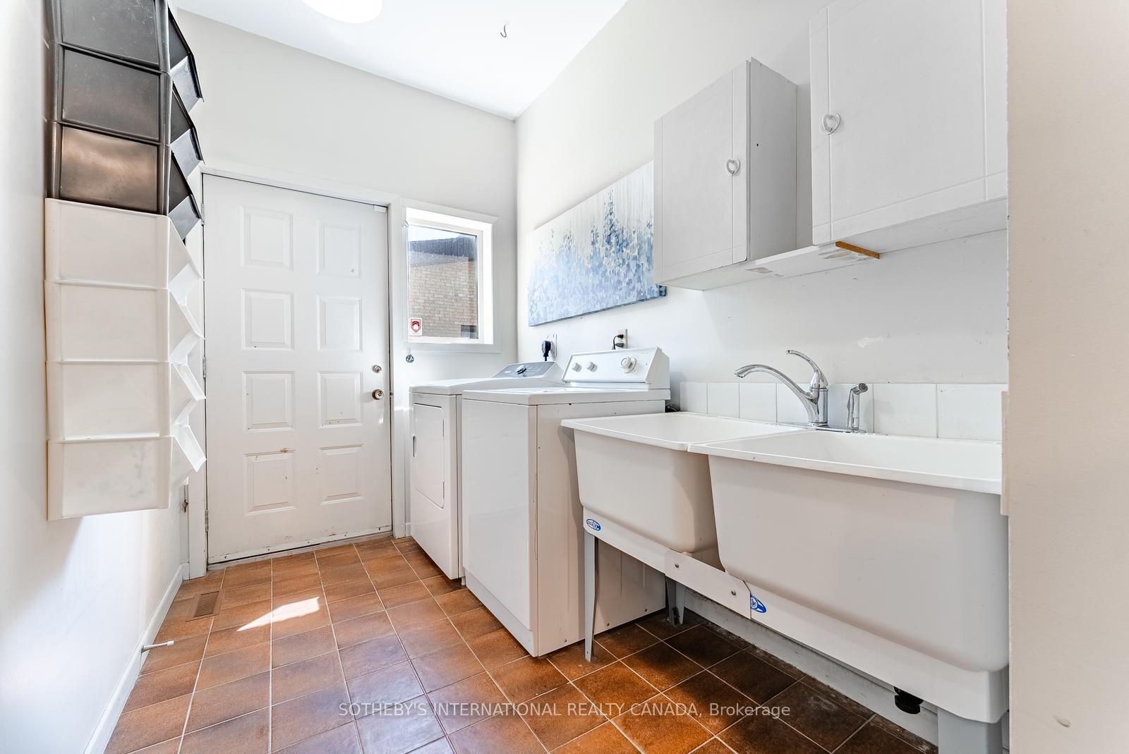 20 Ridgeview Court