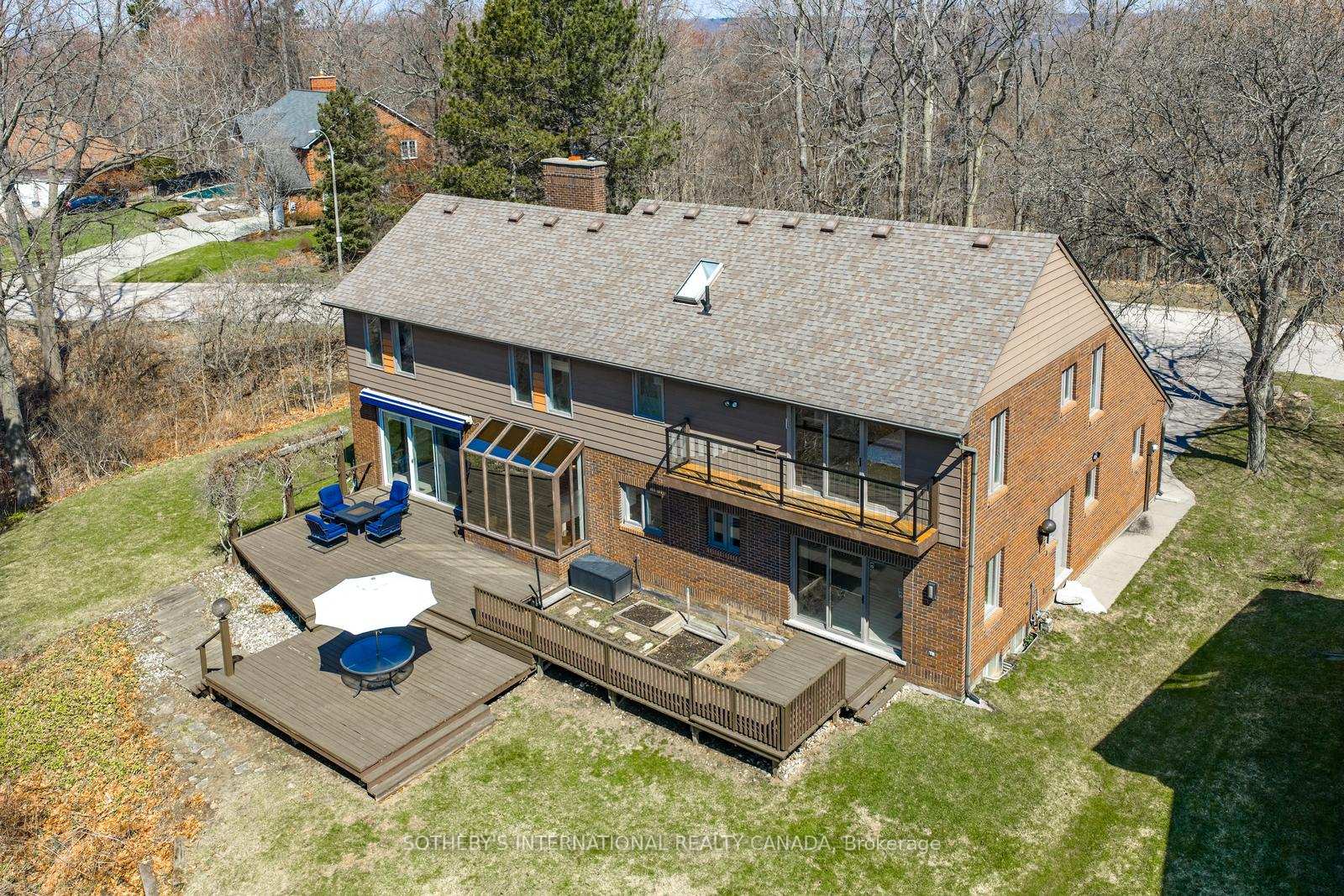 20 Ridgeview Court