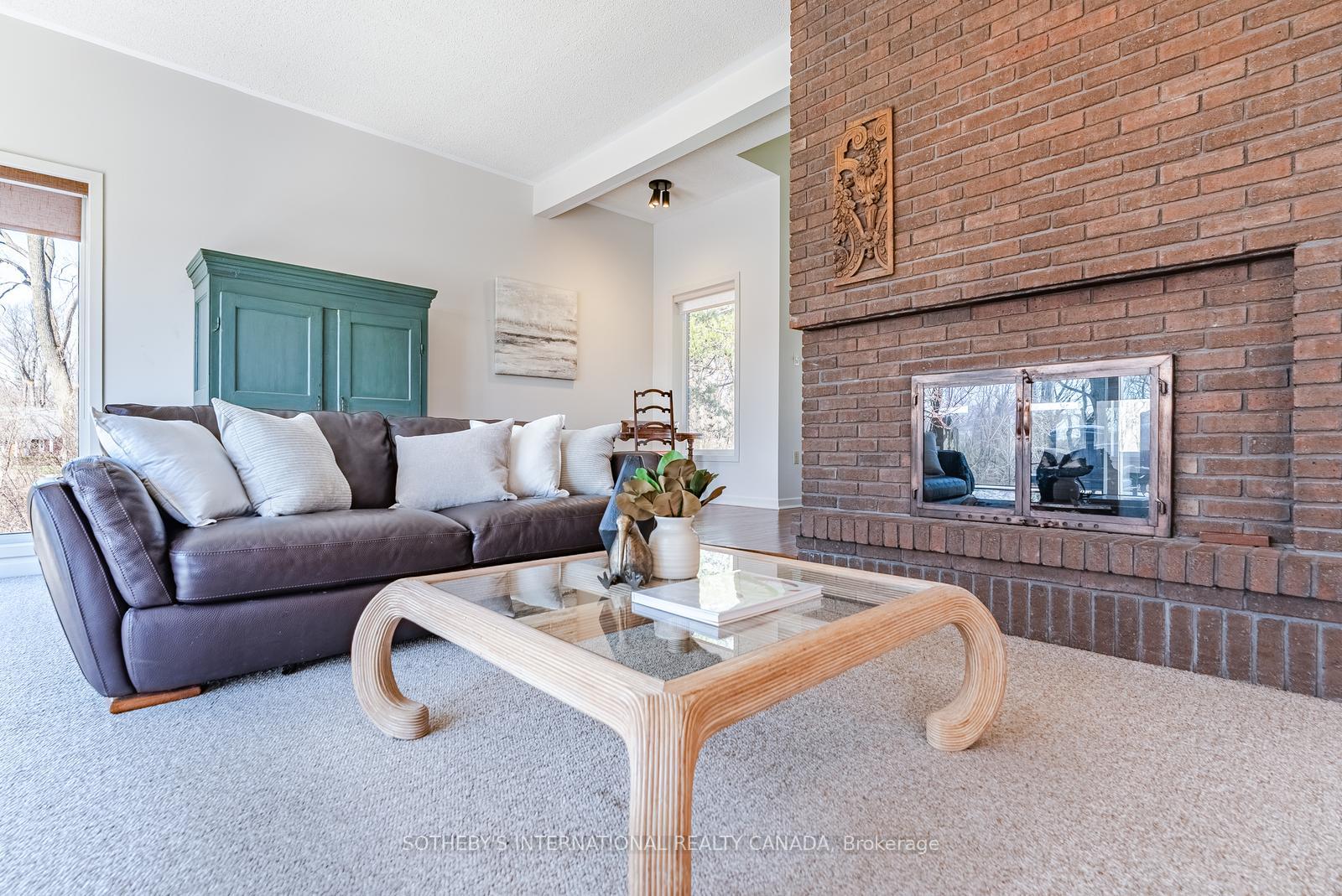 20 Ridgeview Court