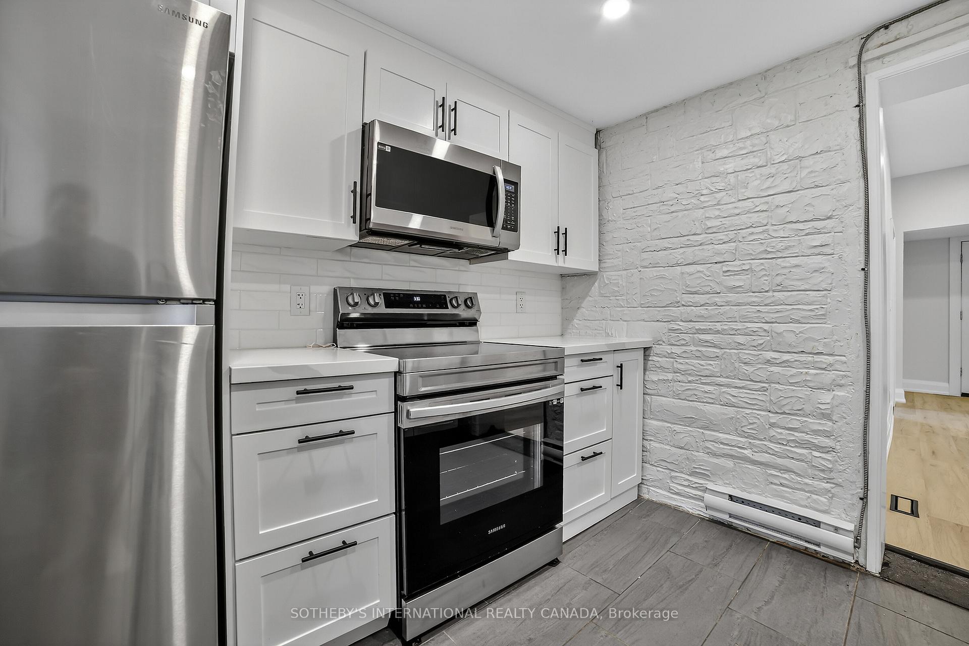 97 Garfield Avenue S
