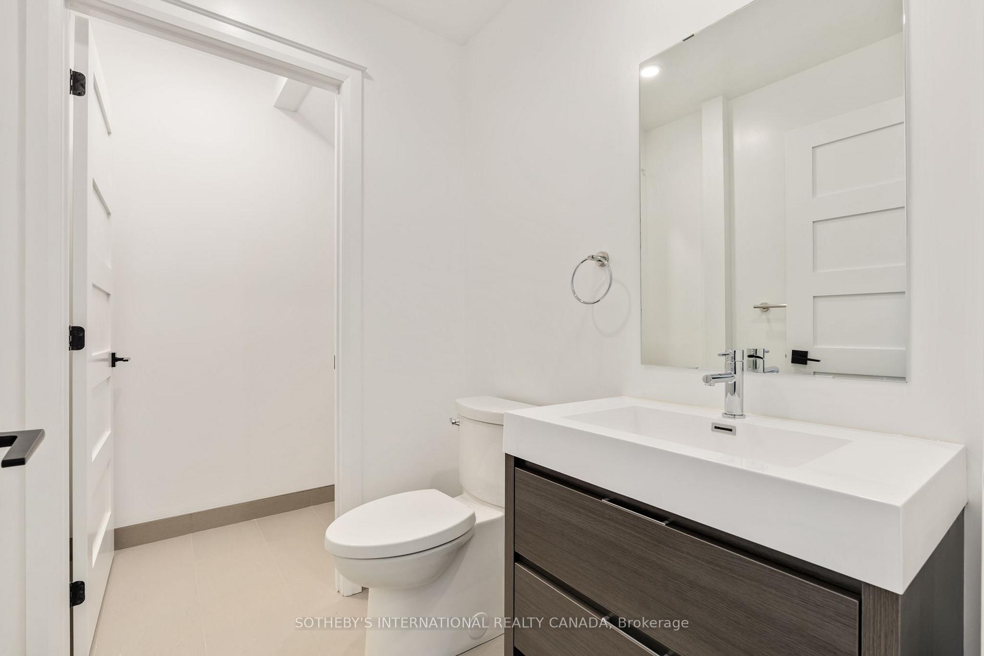 195 HUNTER Street E TH 105