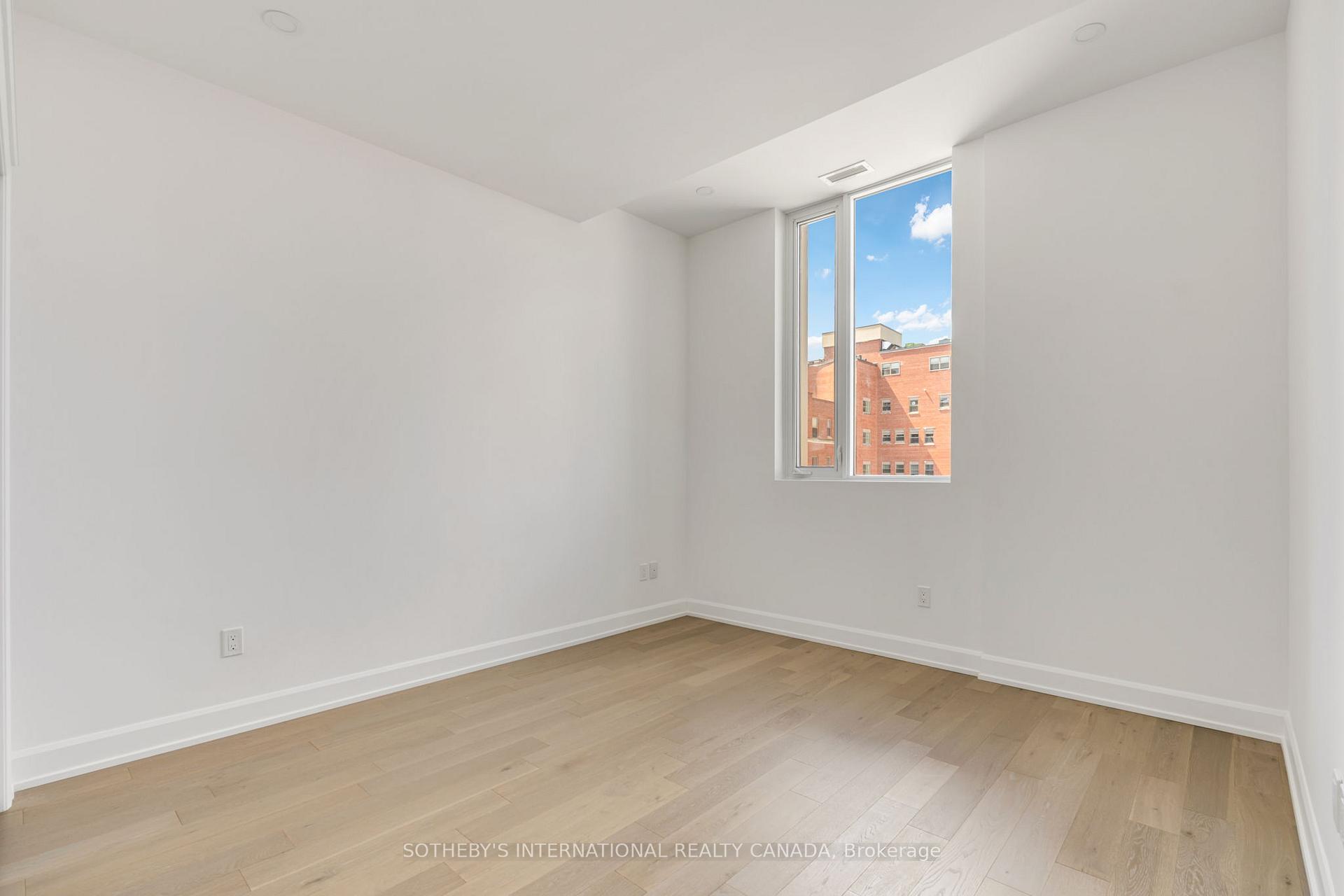 195 HUNTER Street E TH 105