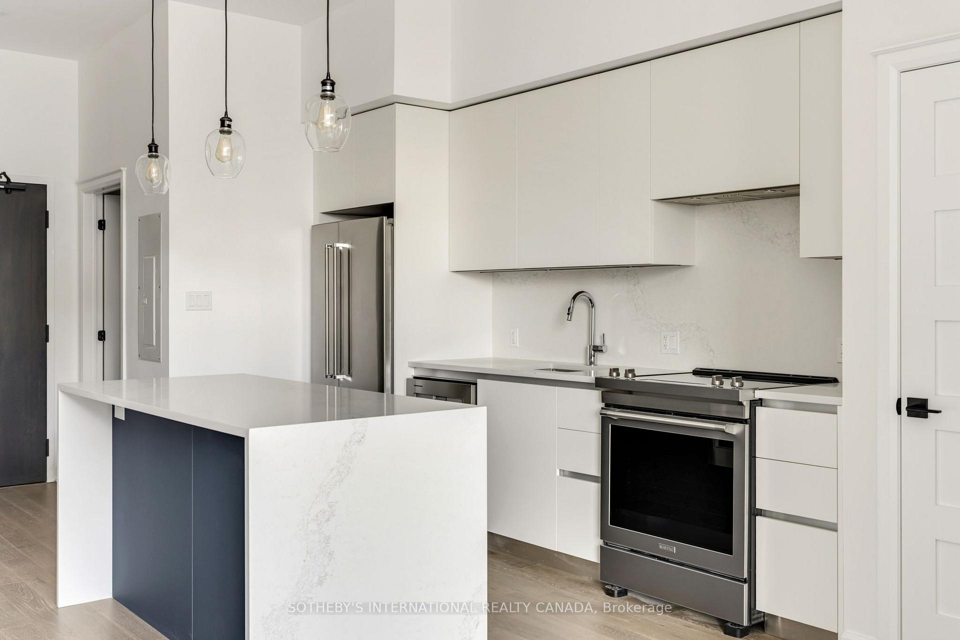 195 HUNTER Street E TH 105