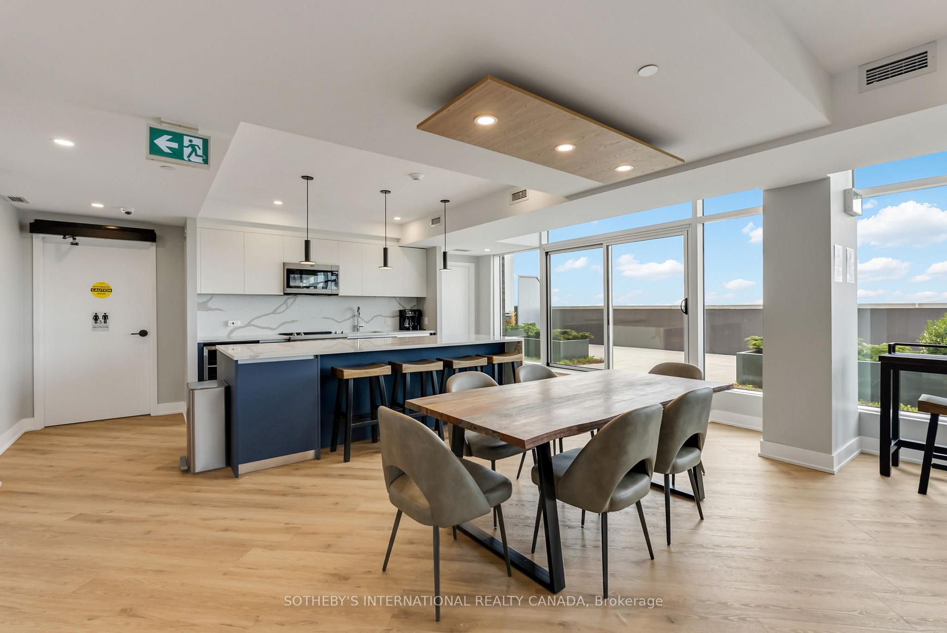 195 HUNTER Street E TH 105