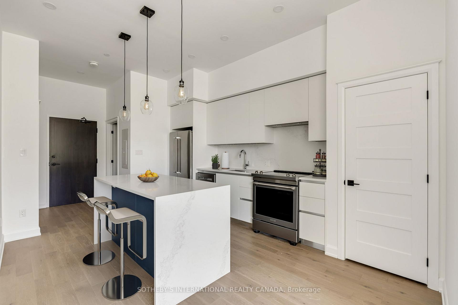 195 HUNTER Street E TH 105