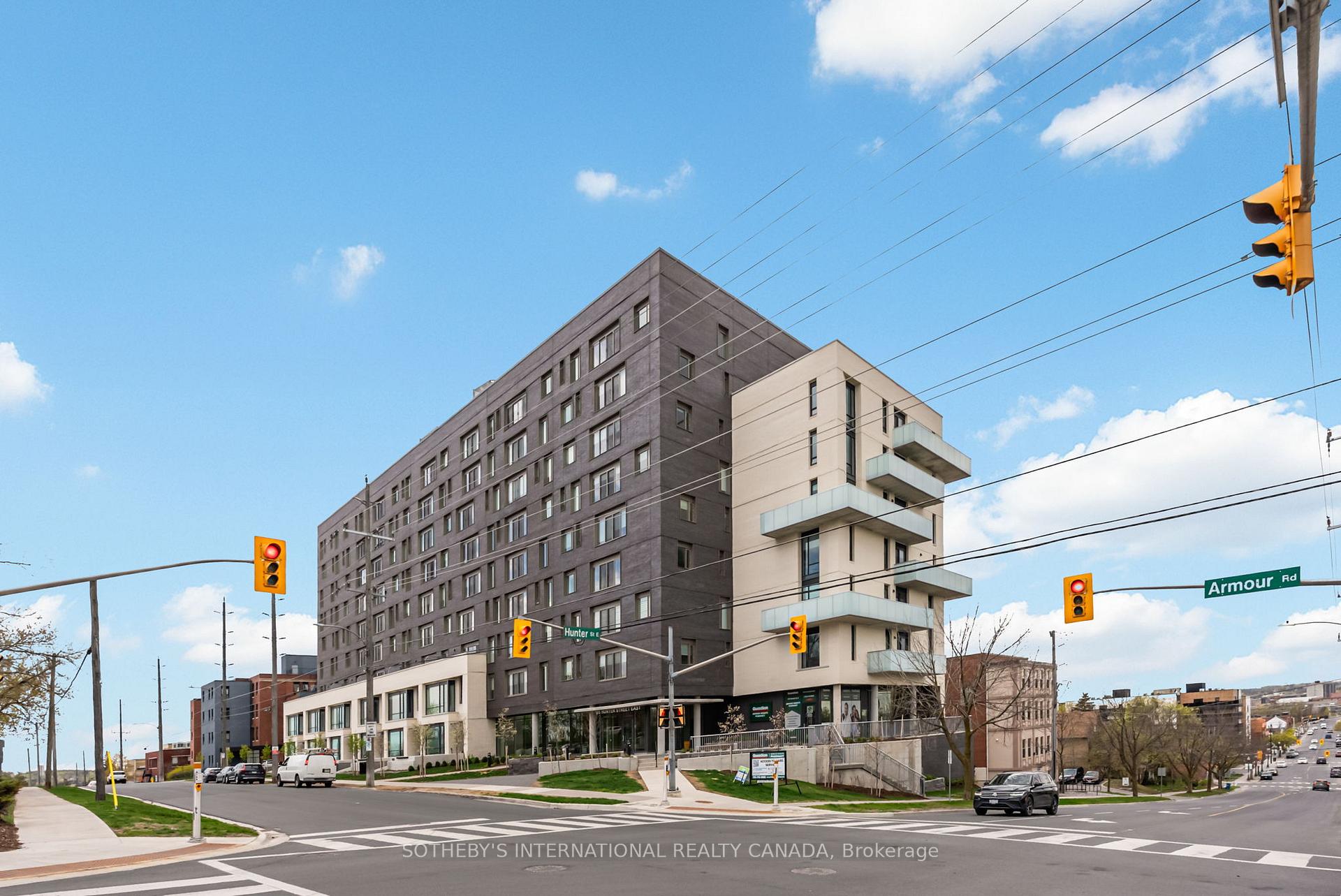 195 HUNTER Street E TH 105