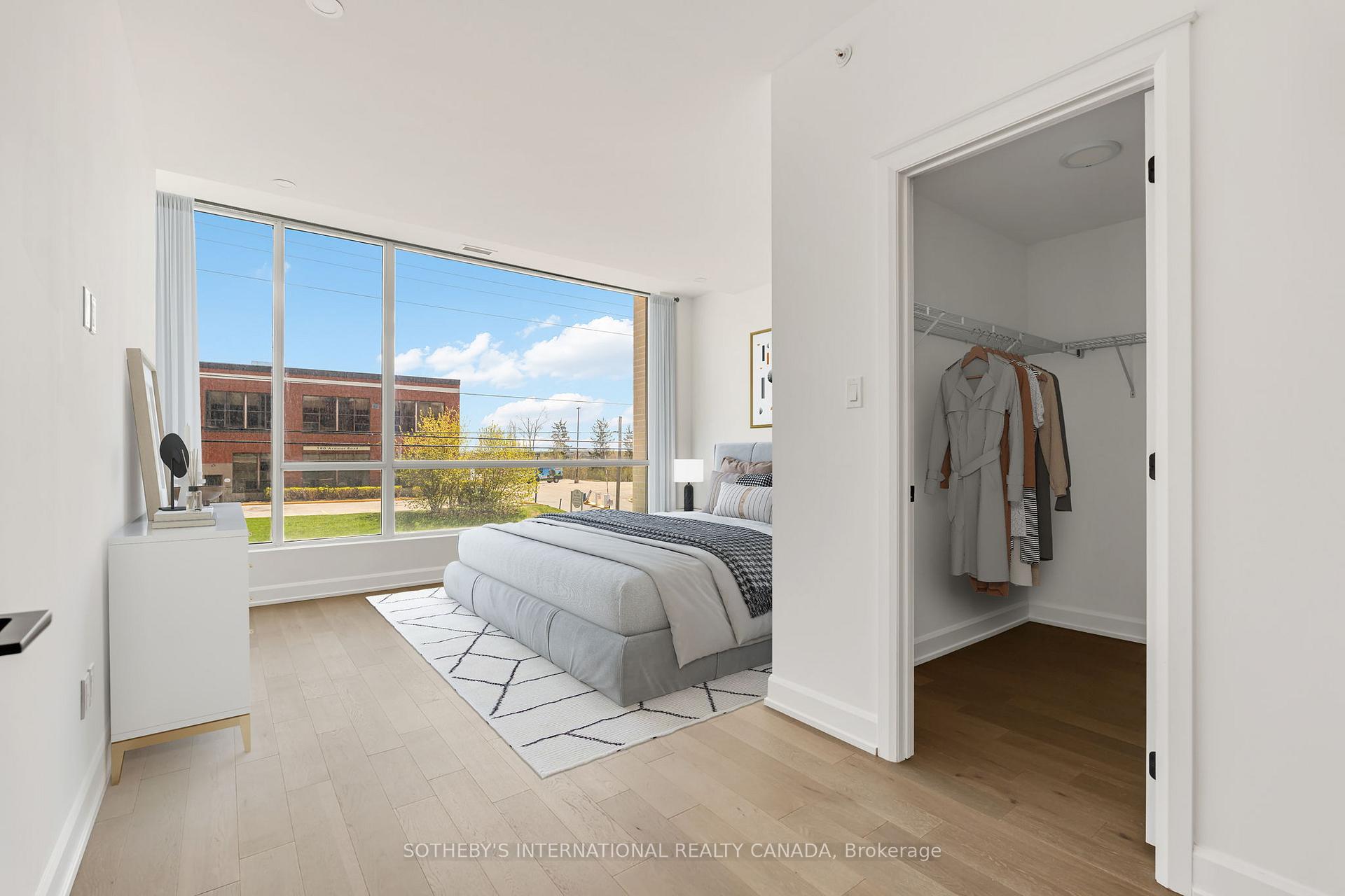 195 HUNTER Street E TH 105