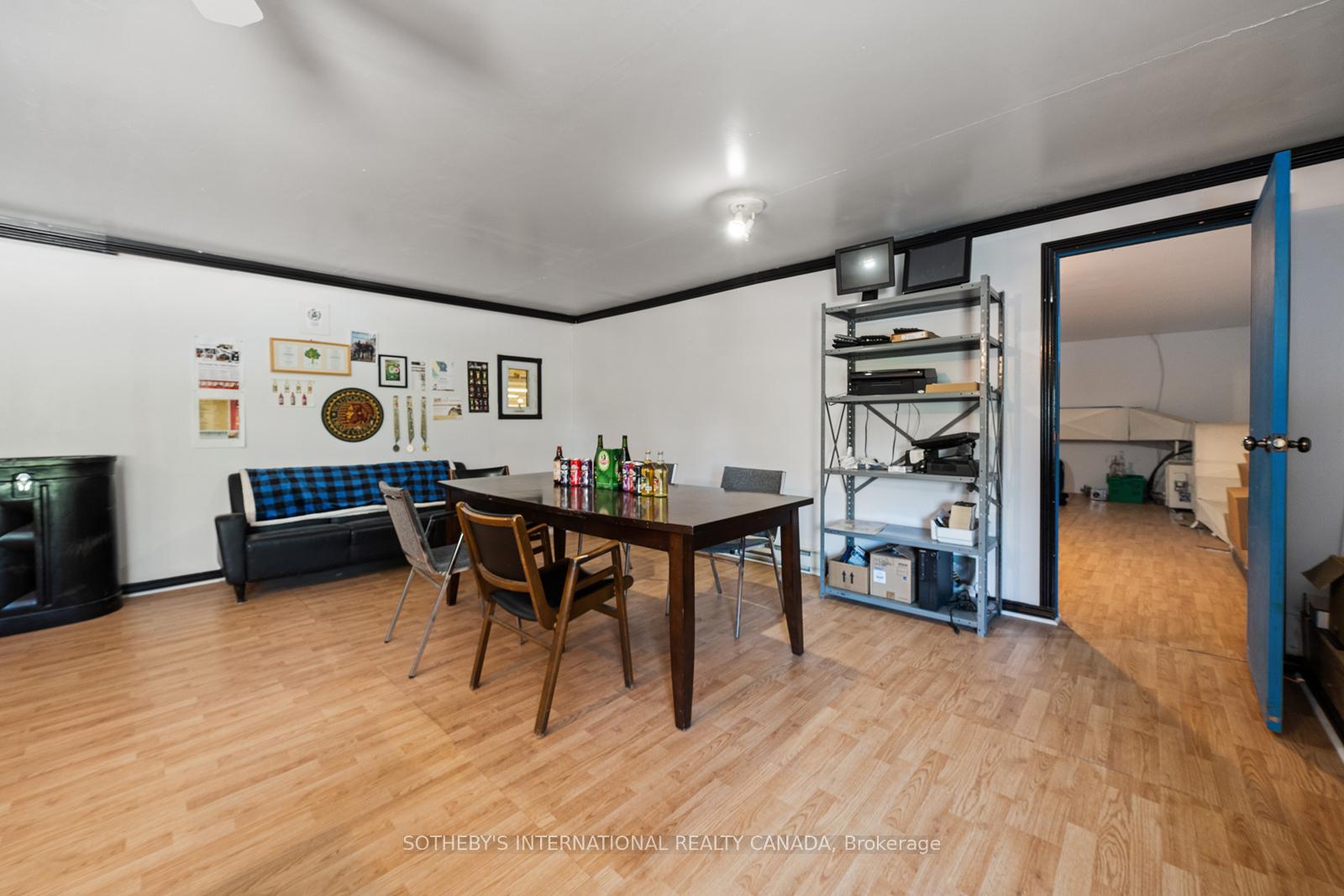 17 McFarland Drive E