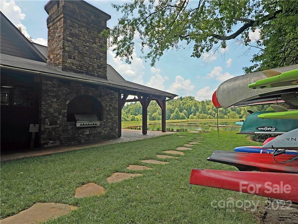SH11 Springhouse Trail