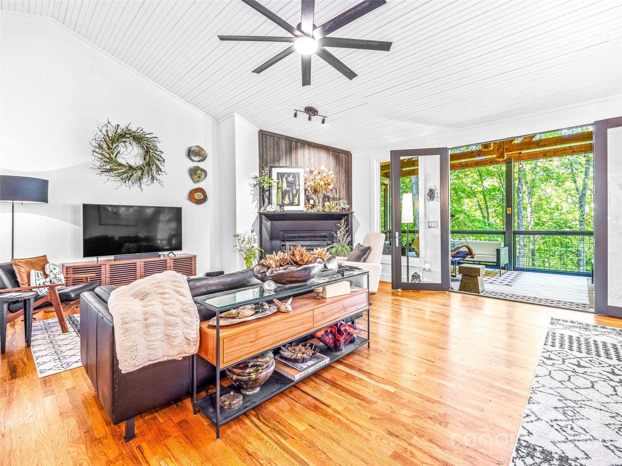 286 Hedgewood Drive