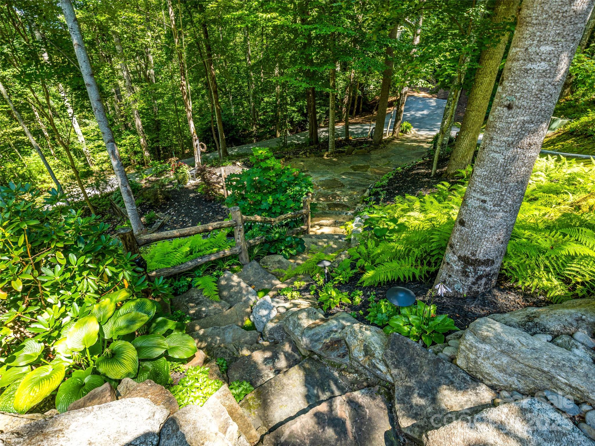 286 Hedgewood Drive