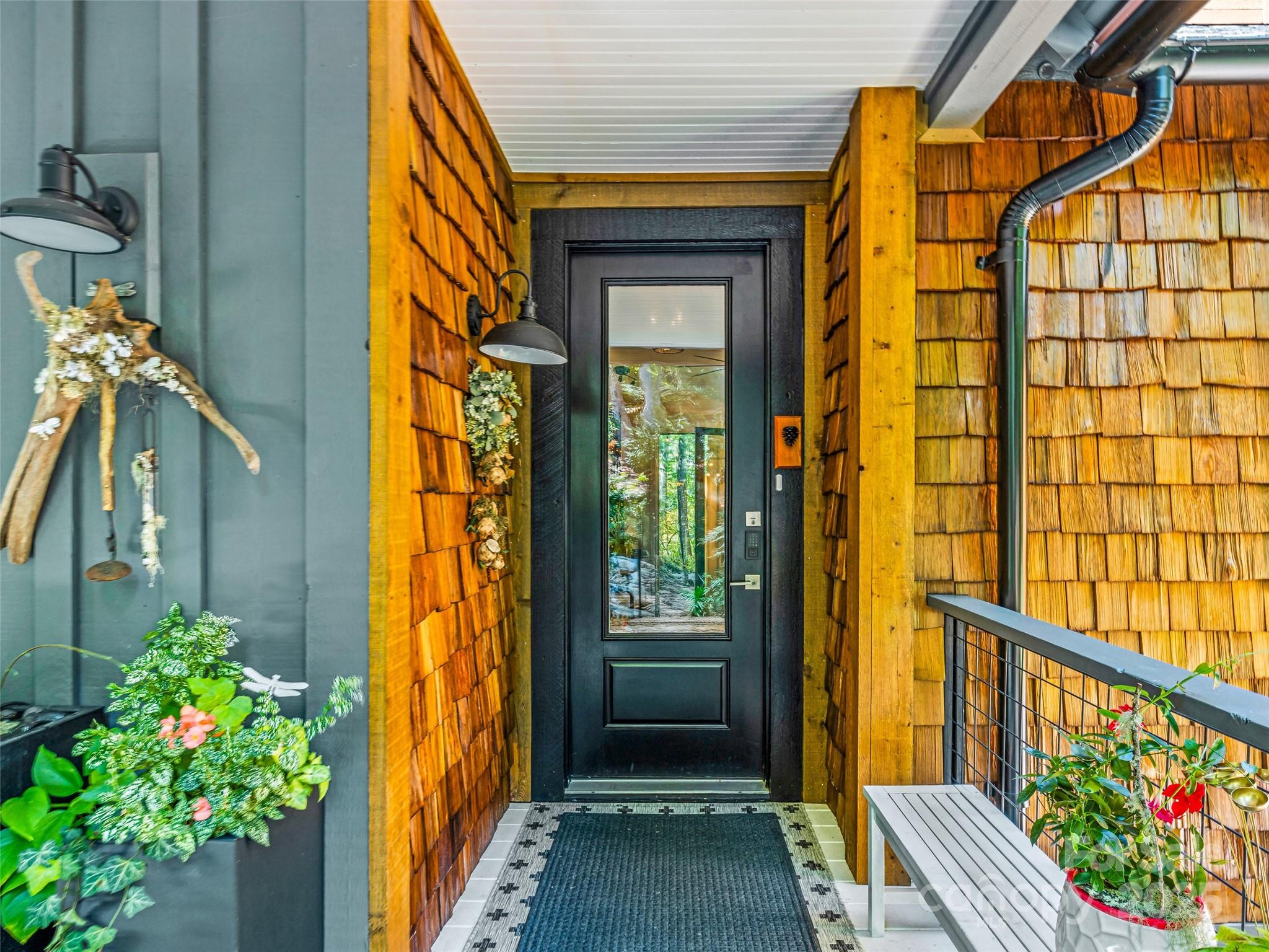 286 Hedgewood Drive