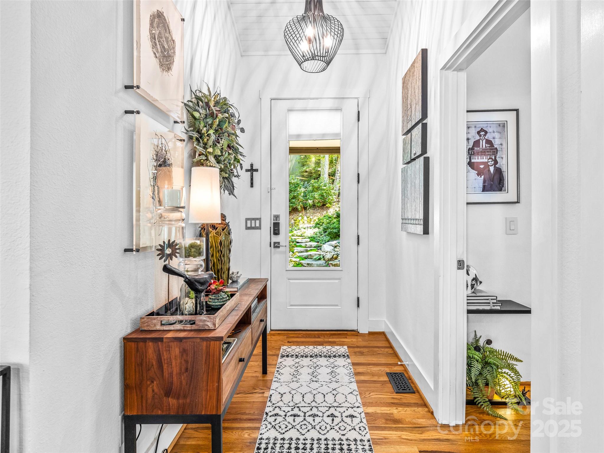 286 Hedgewood Drive