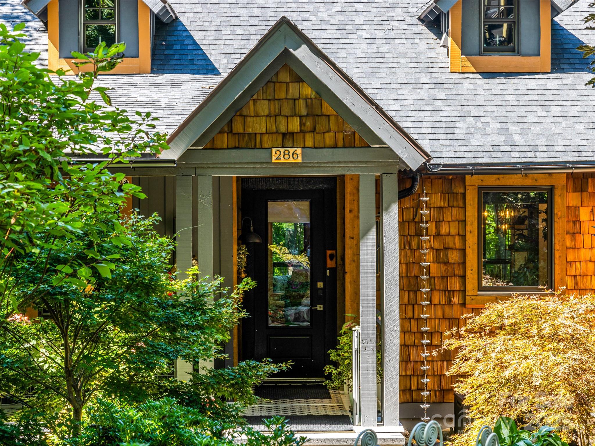 286 Hedgewood Drive