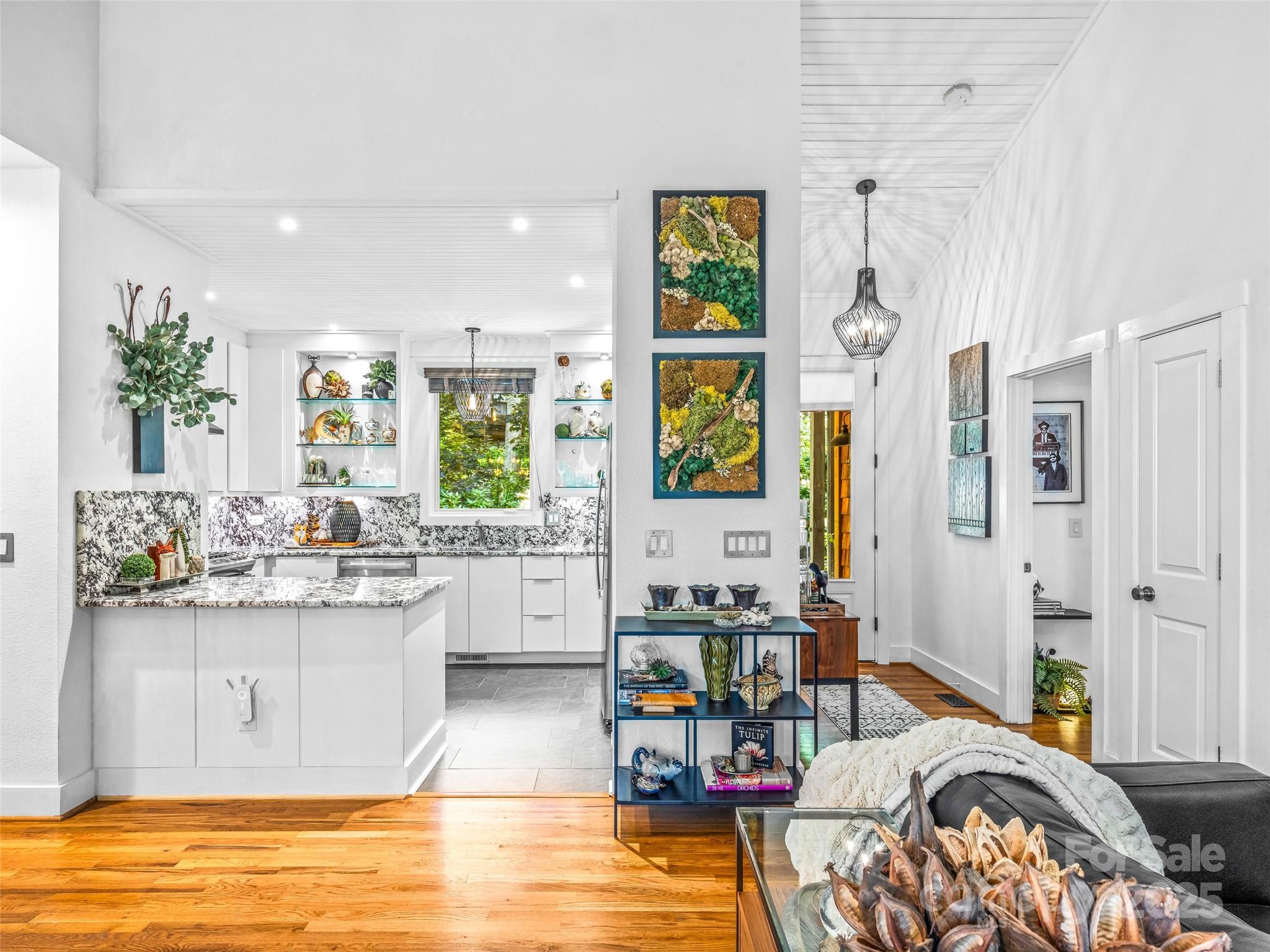 286 Hedgewood Drive