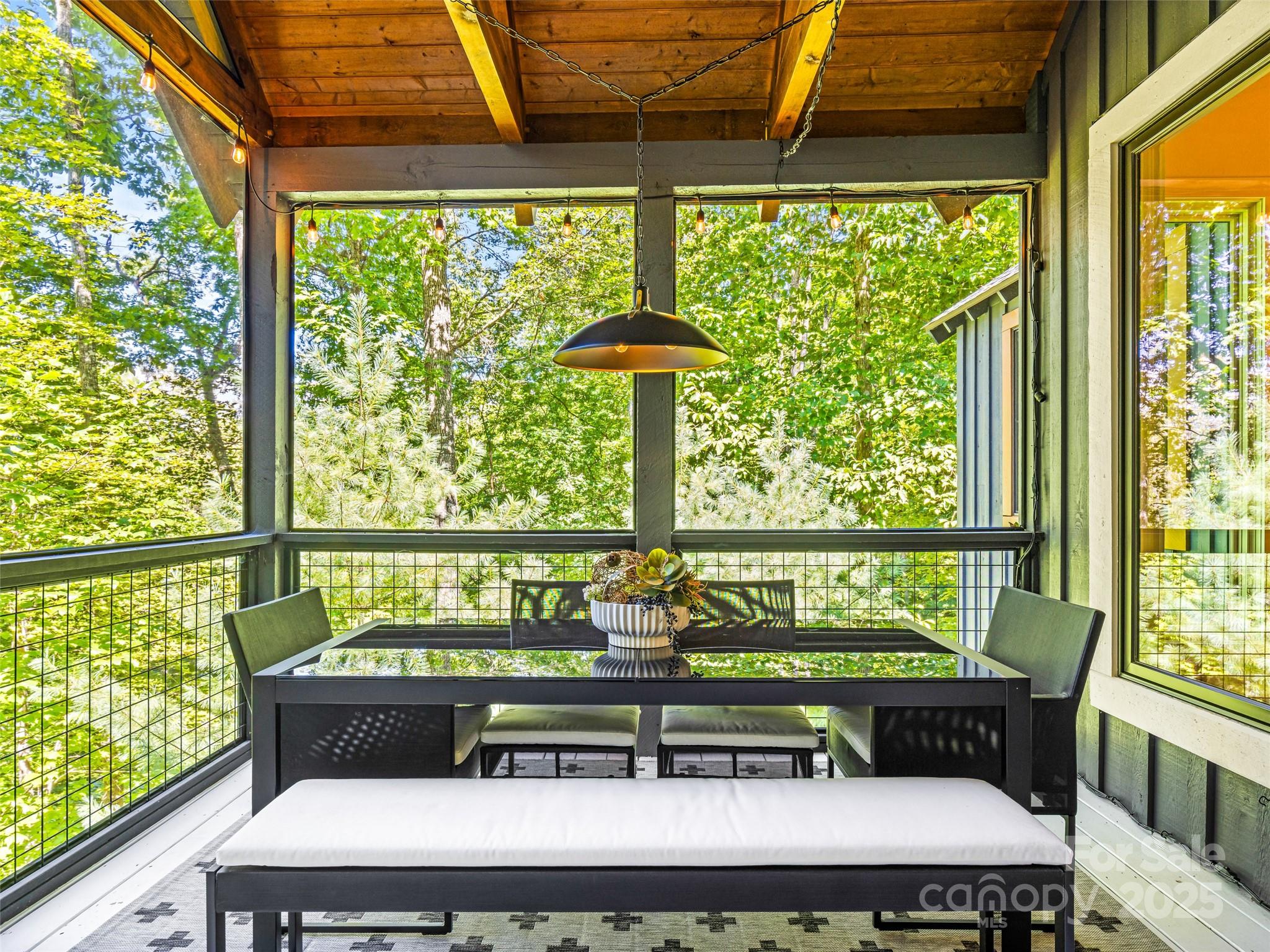 286 Hedgewood Drive