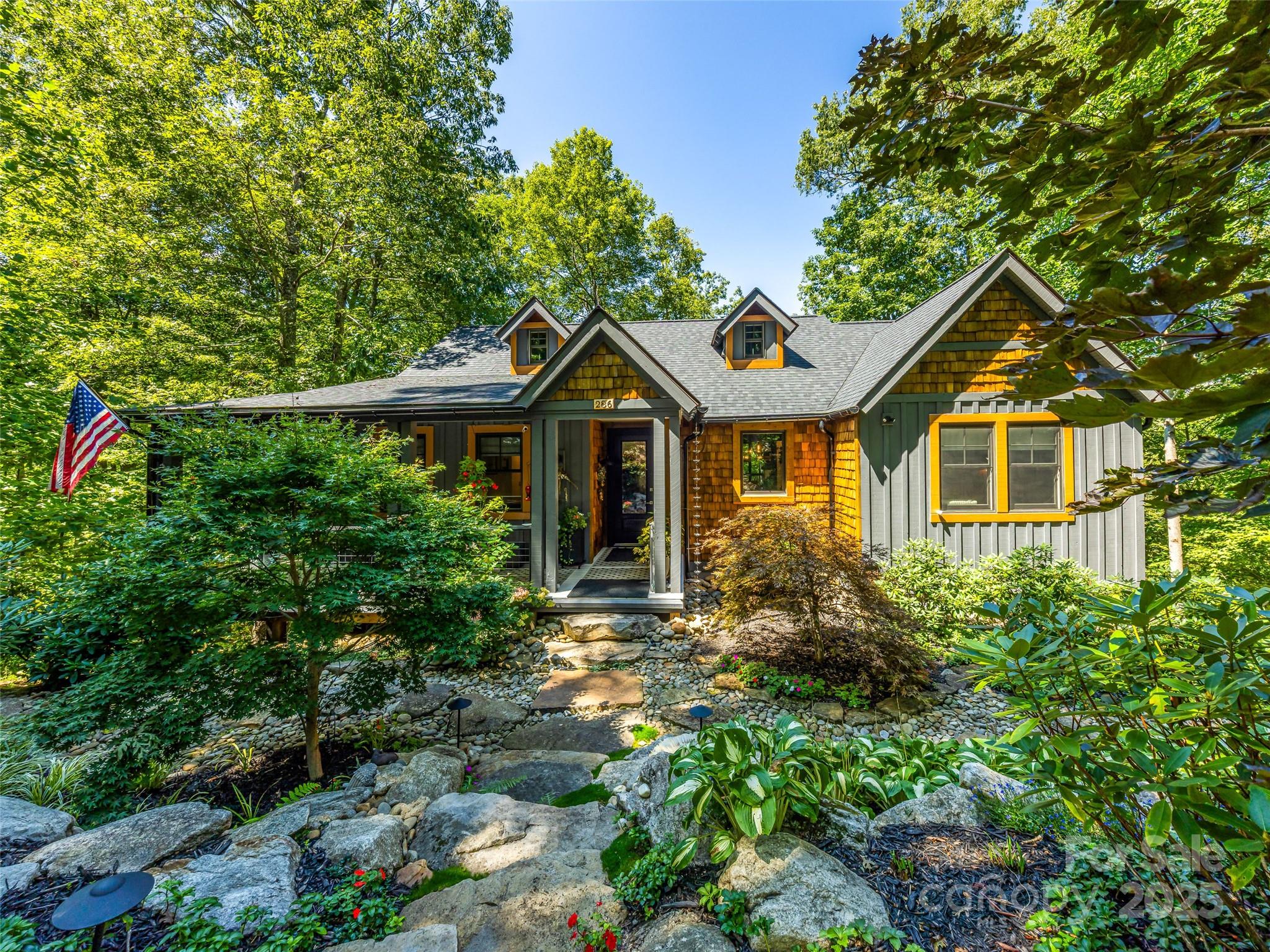 286 Hedgewood Drive