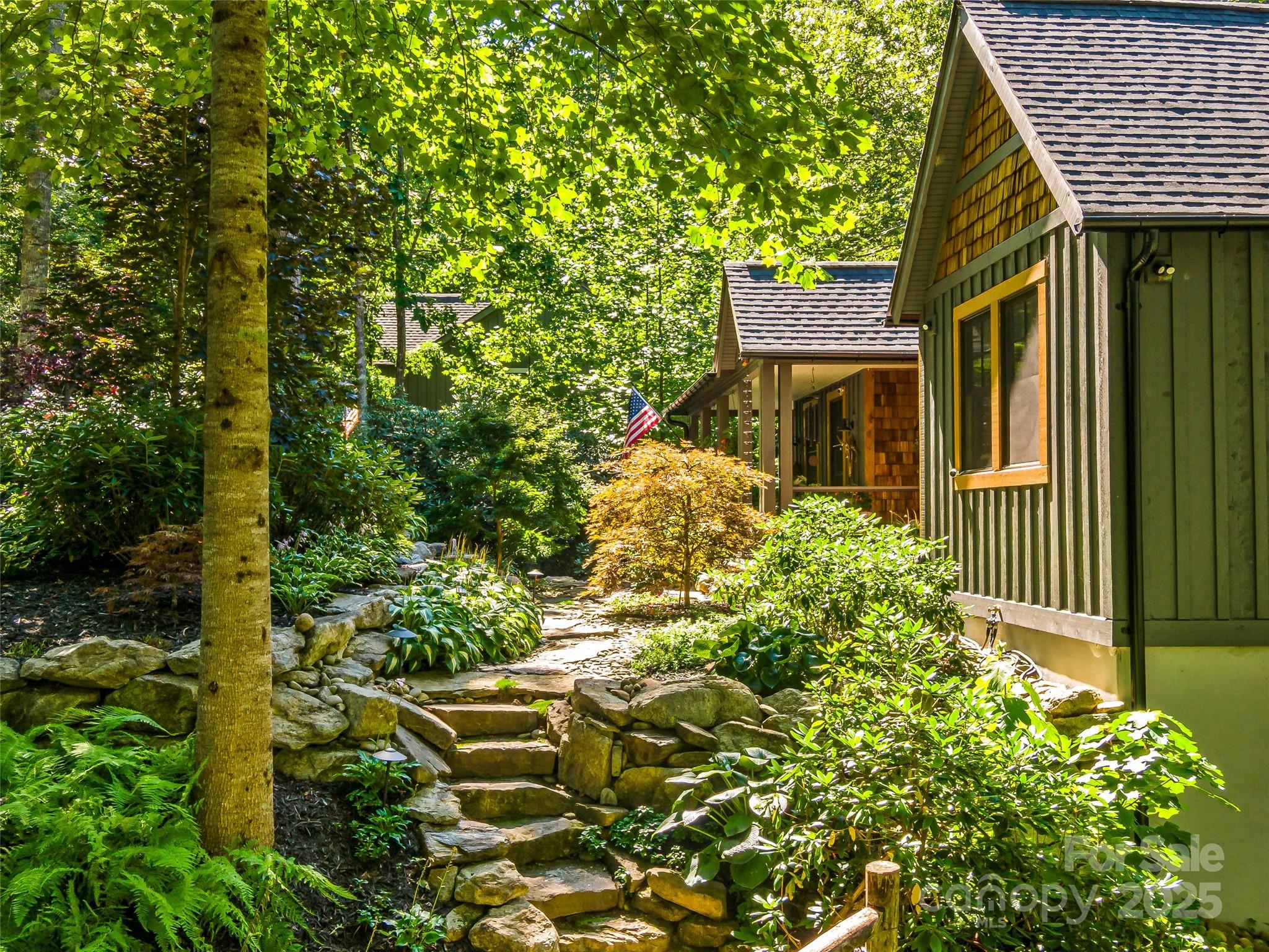 286 Hedgewood Drive